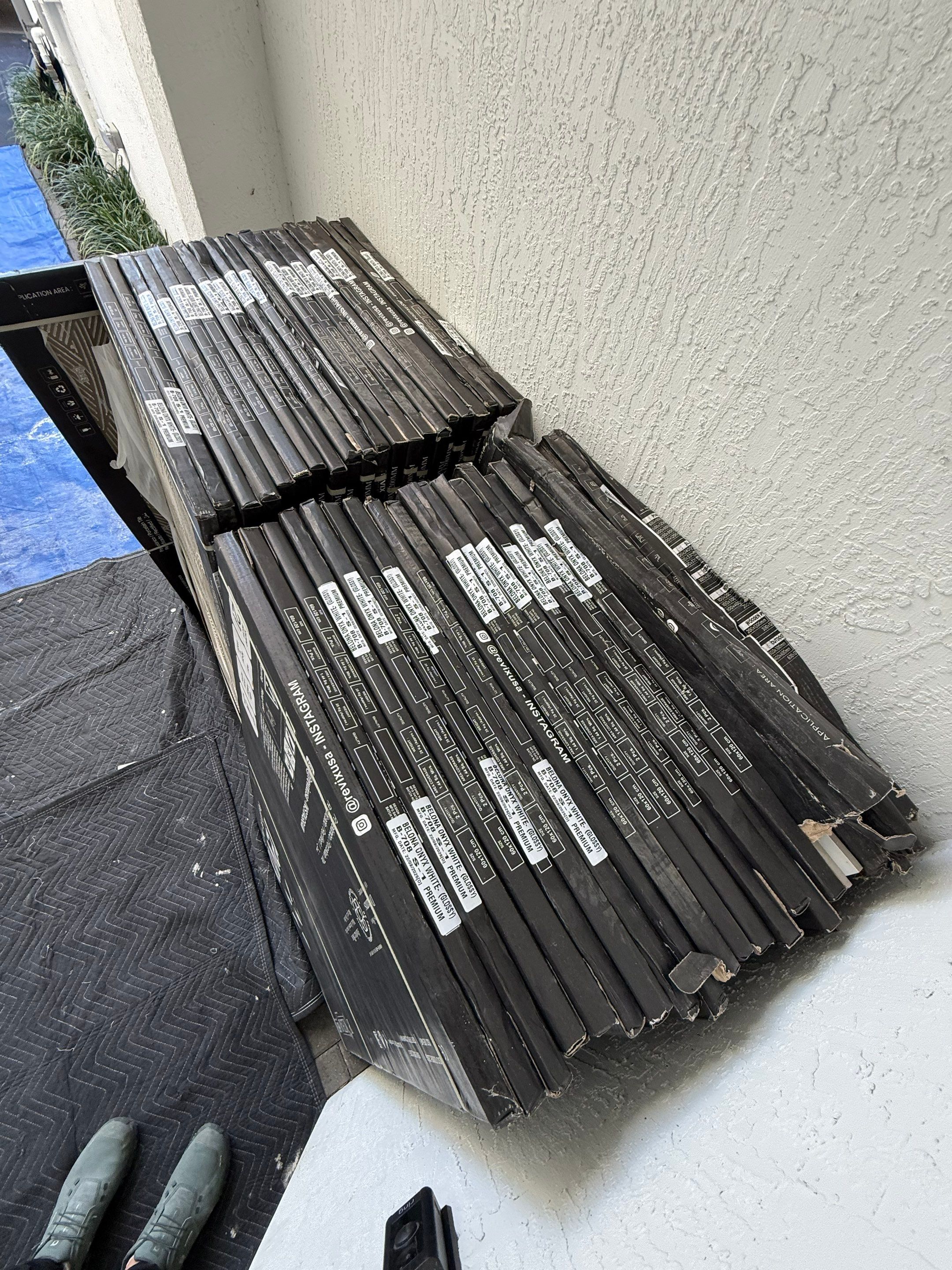Floors and Baseboards - Wellington by Hevi Tile