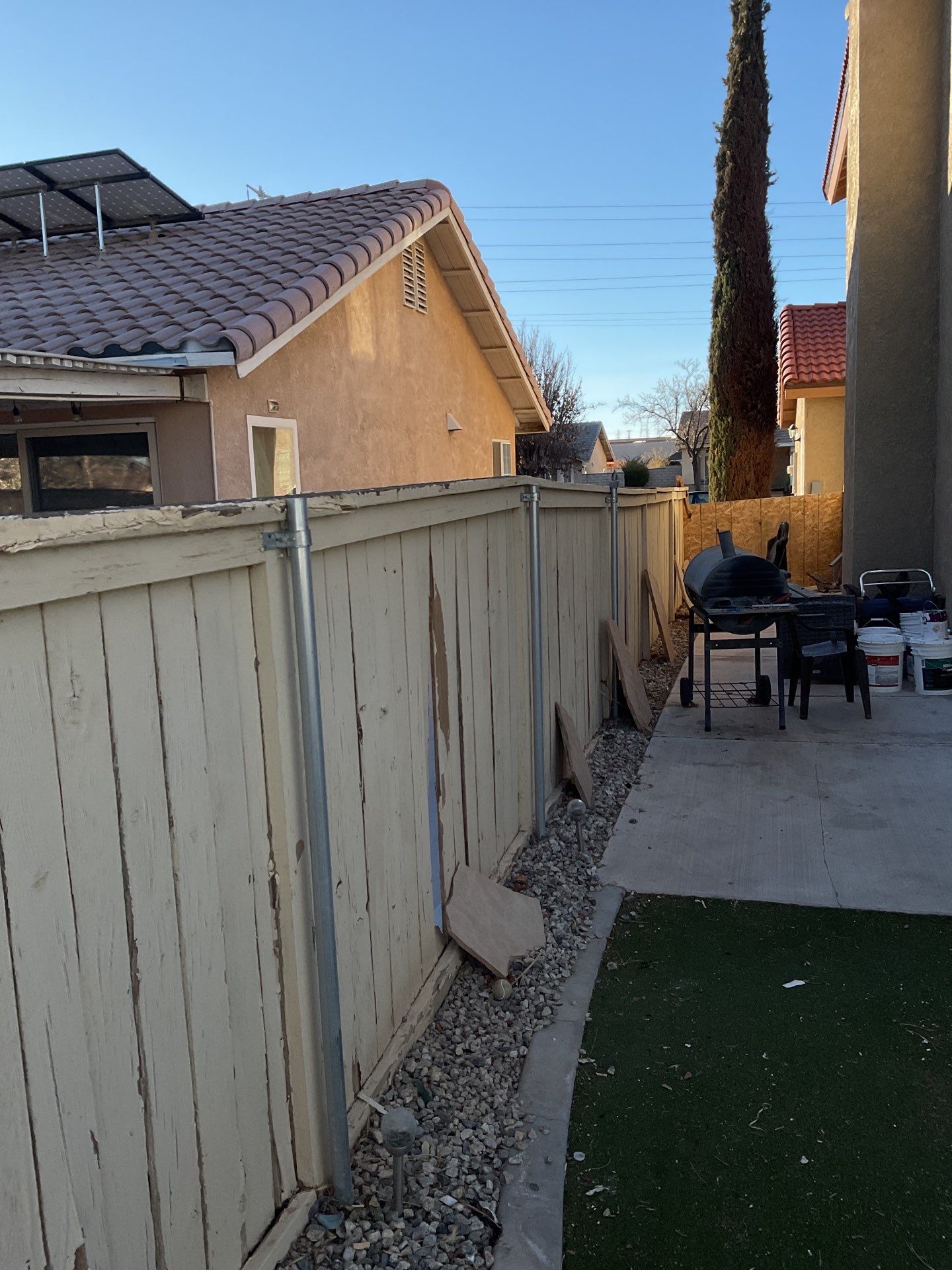 Beautiful vinyl fence installation by Fence Guys Inc.