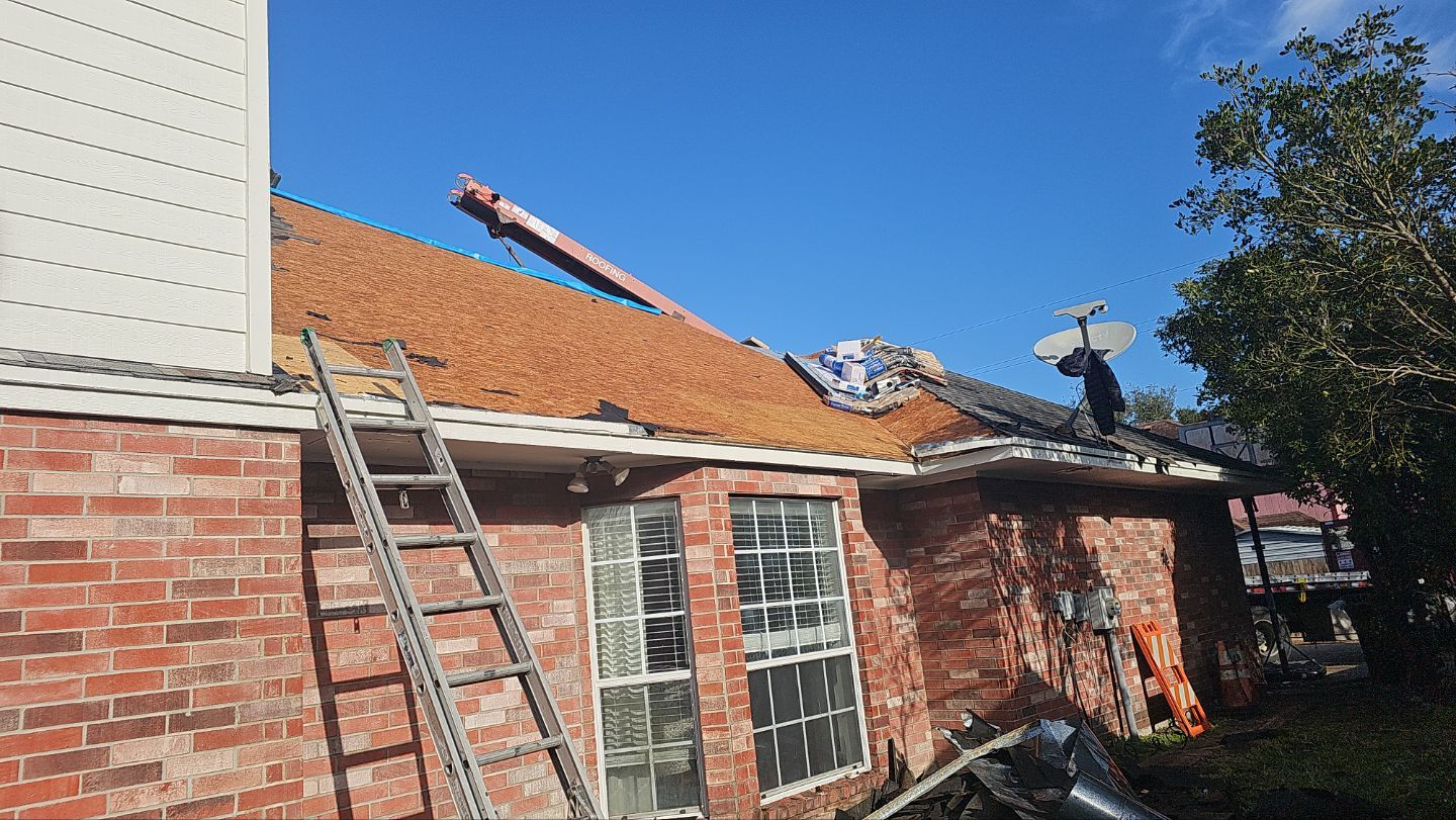 Residential Roofing Installation using Certainteed Landmark Moire Black by Galvan Roofing and Construction