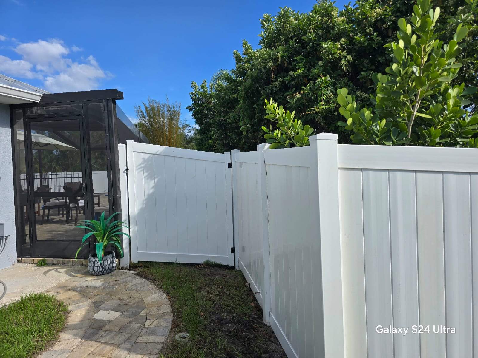 Residential White Vinyl Privacy Fence Installation in North Port by True Fence LLC