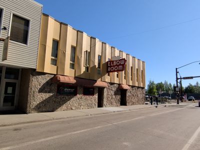 Elbow Room Facelift!