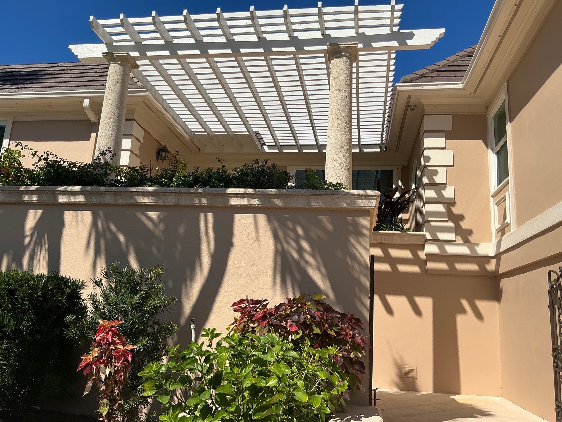 6-Inch Seamless Gutters Installation Project in Longboat Key FL by Gutter Professors