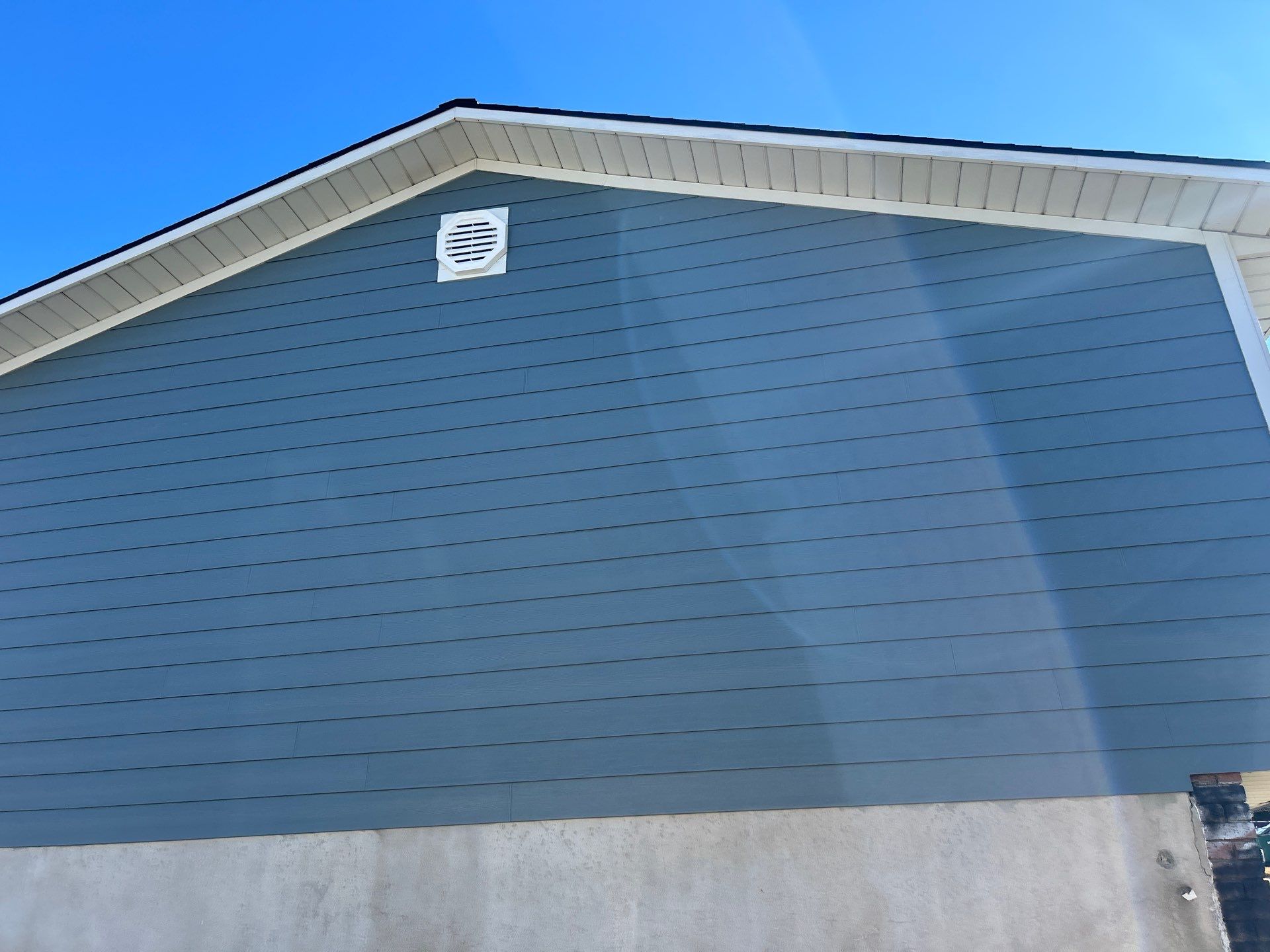 Orem | Beautiful Hardie Lap with B&B Accent | Boothbay Blue by Ideal Siding Utah