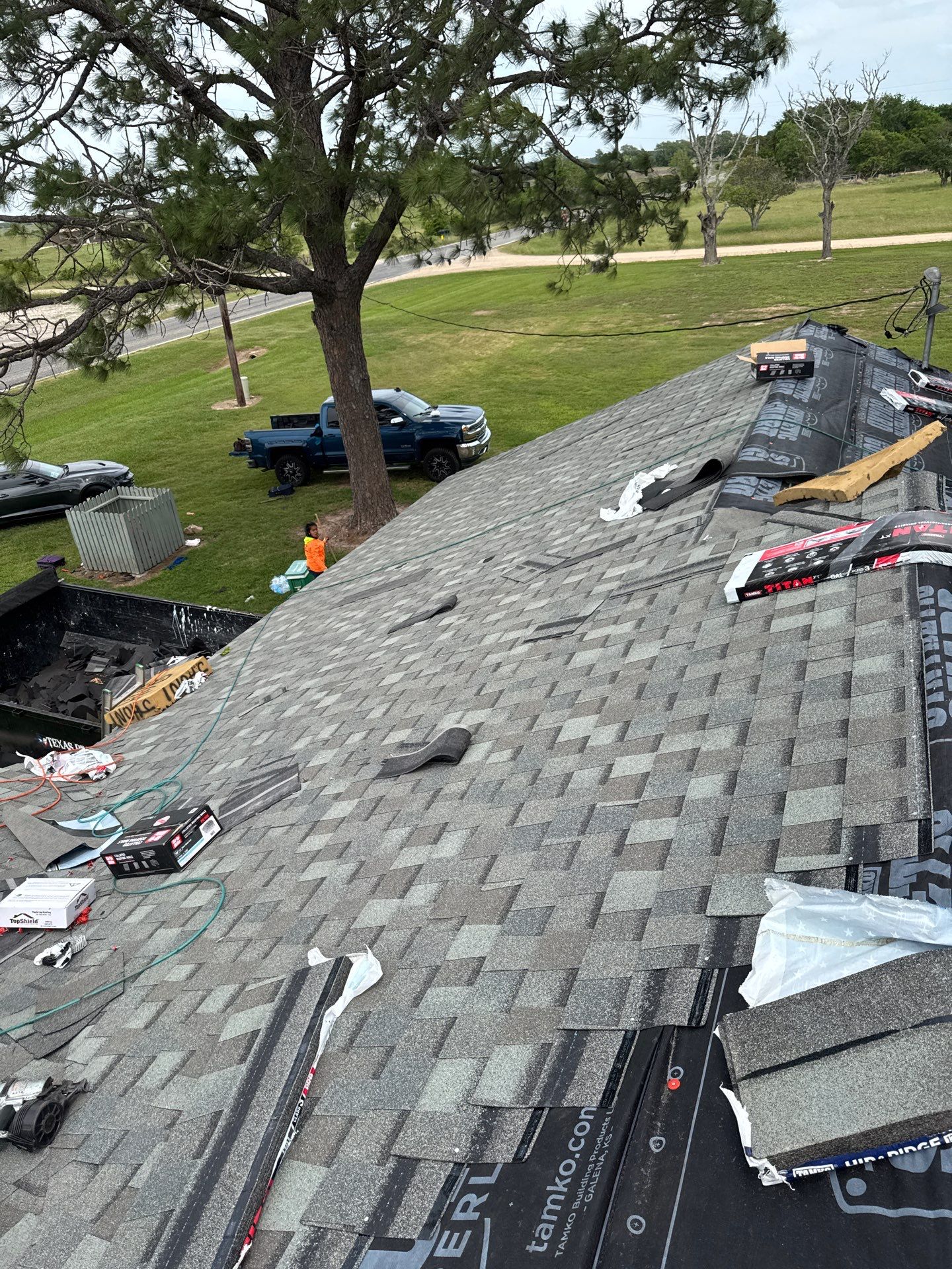 Roof Replacement louise by Roof Repair Company