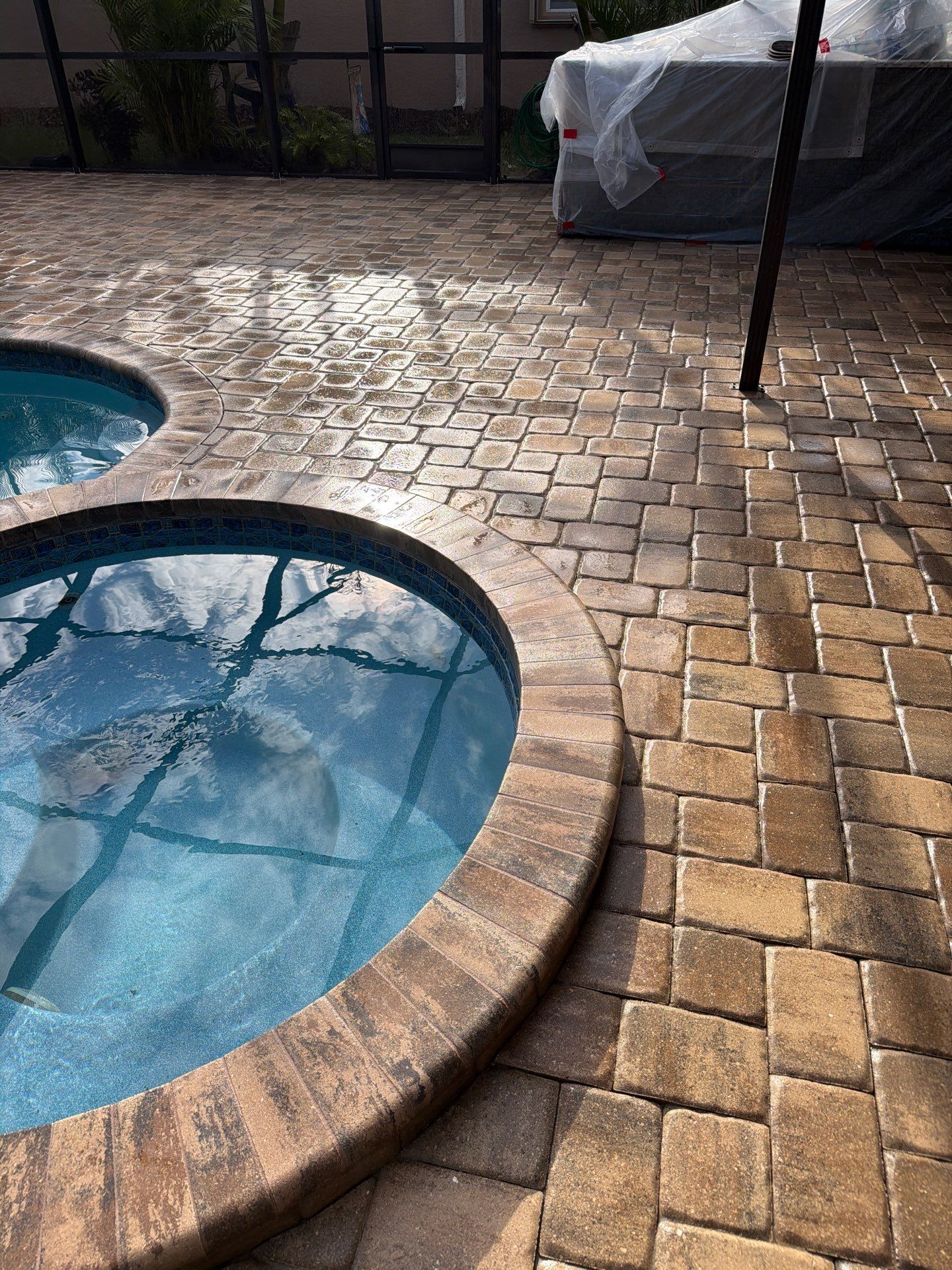 Valencia Lakes Pool Deck Paver Sealing and Restoration by Supreme Paver Experts
