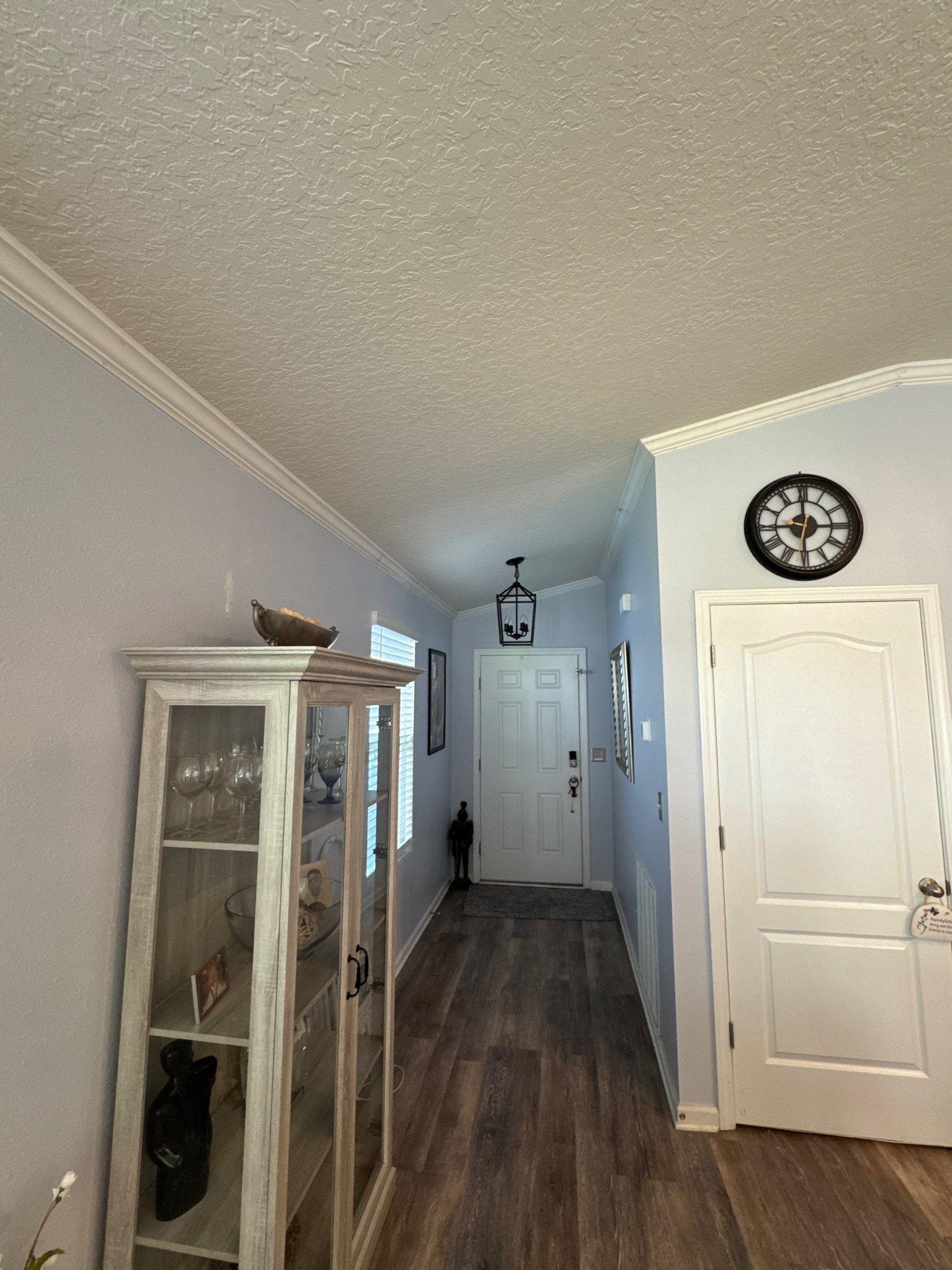 Crown Moulding Installation by Axtra Hand