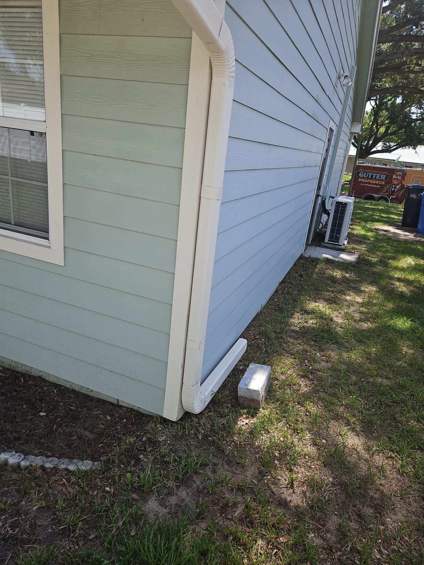 6-inch Cameo Gutters using K-Style Seamless Gutters in Saffner FL by Gutter Professors