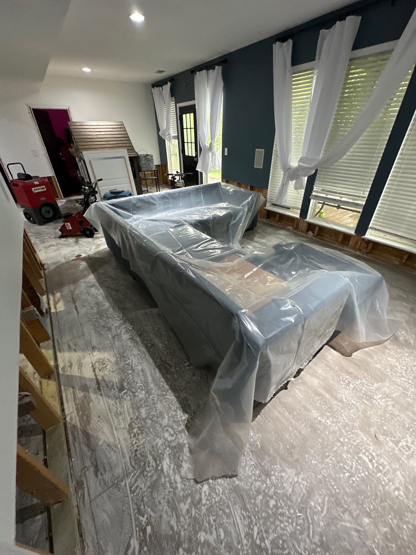 Full-Service Water Damage Mitigation and Structural Drying in Lone Jack by Fine Restoration