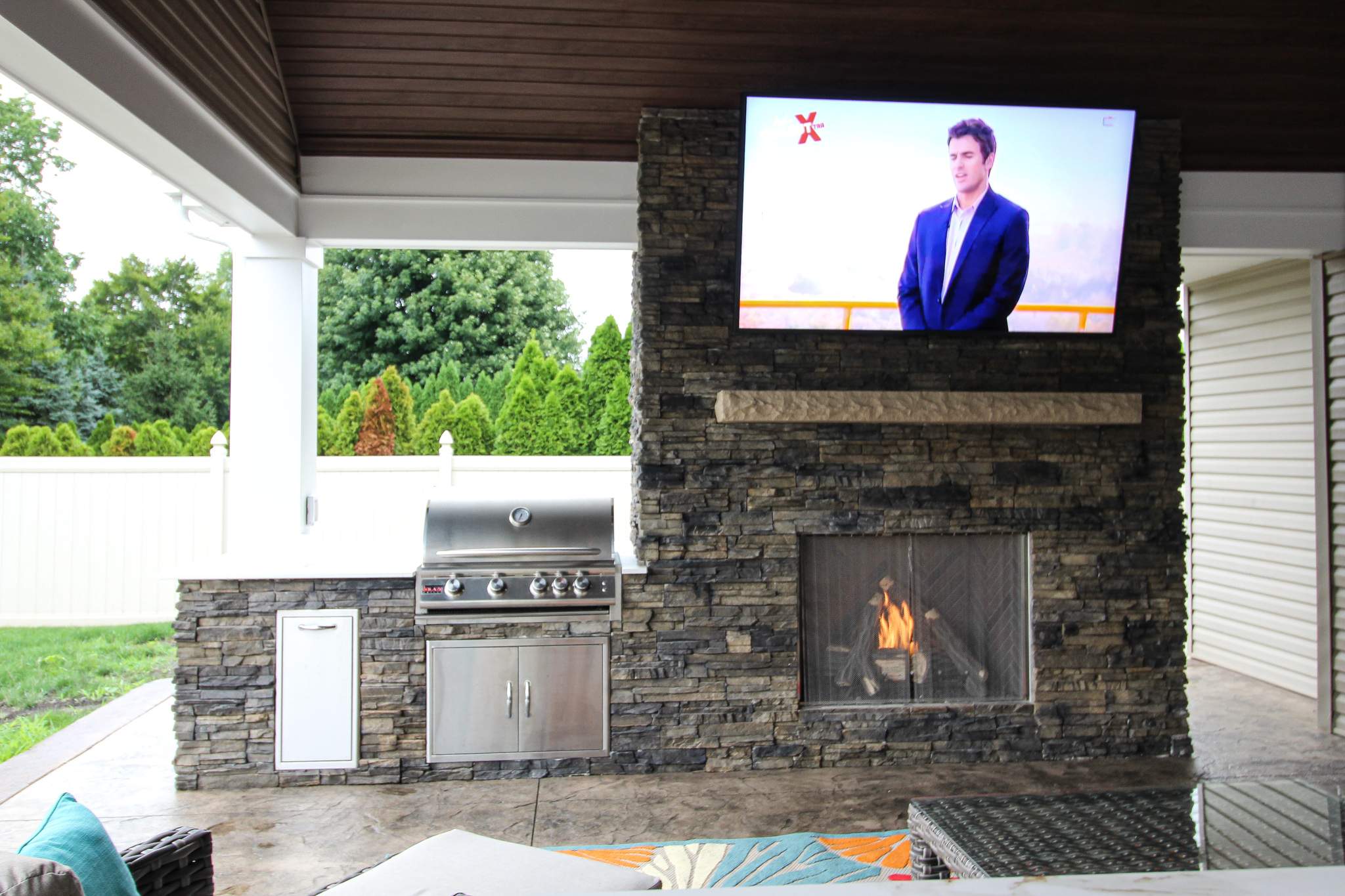 Outdoor Living Addition by Ivy Lea Construction