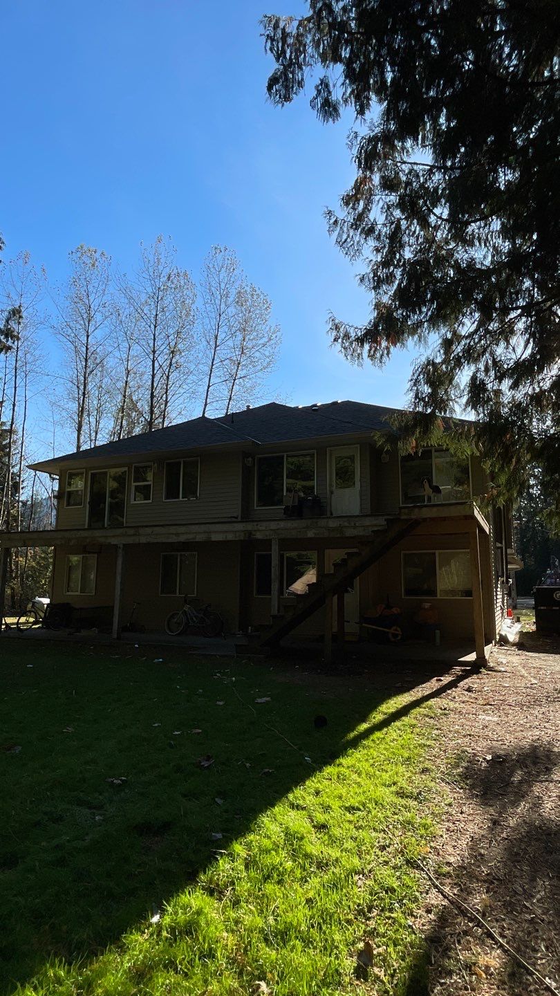 Residential Roofing Installation using OC Oakridge shingles by Top Notch Roofing Inc