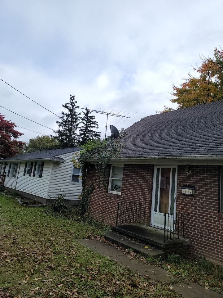 Brand: Atlas Pinnacle Color: Pristine Black by Eagle Eye Roofing