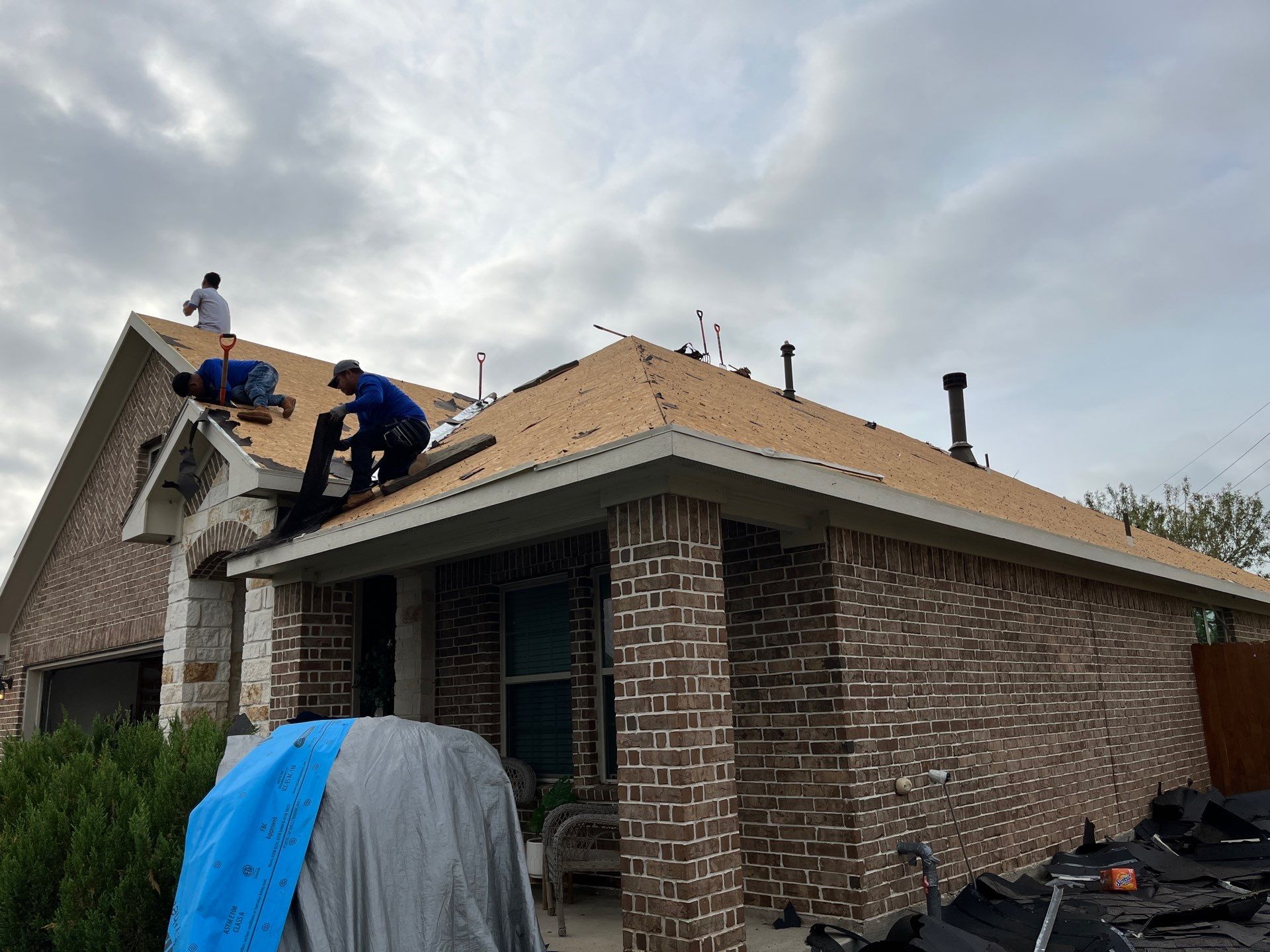 Hail Damage using Owen's Corning Duration (Lifetime) Shingles by Roof Repair Company