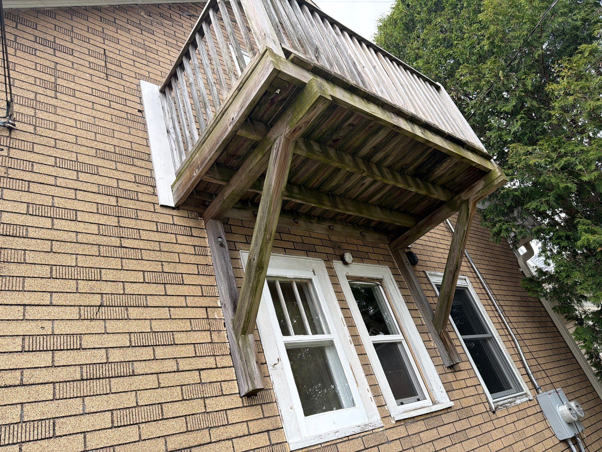 Elevated Wood Balcony Repair and Structural Restoration in Cudahy by OCS Contracting Services