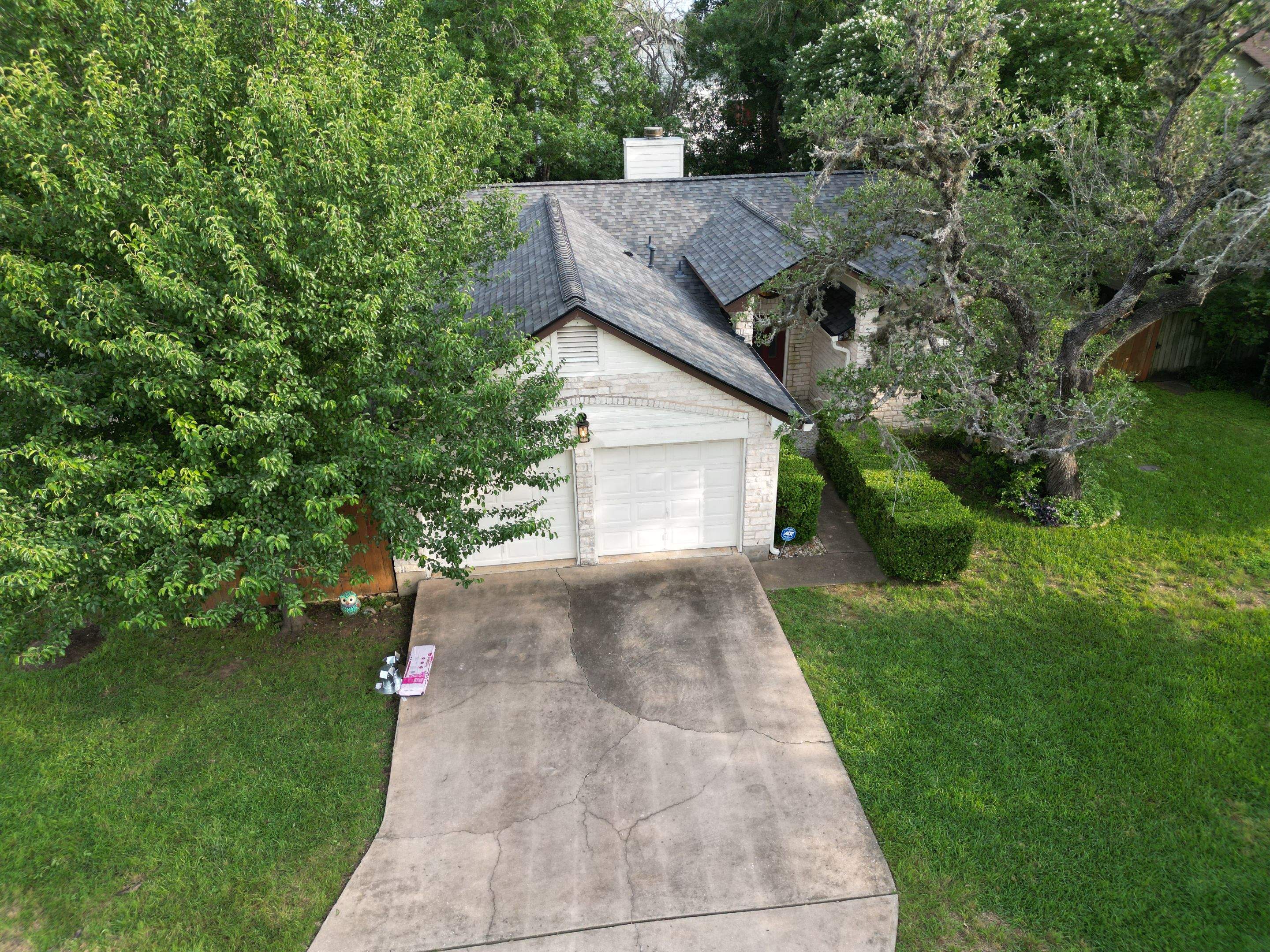 Williamsburg Gray - Owens Corning TruDefinition Duration by RoofsOnly.com