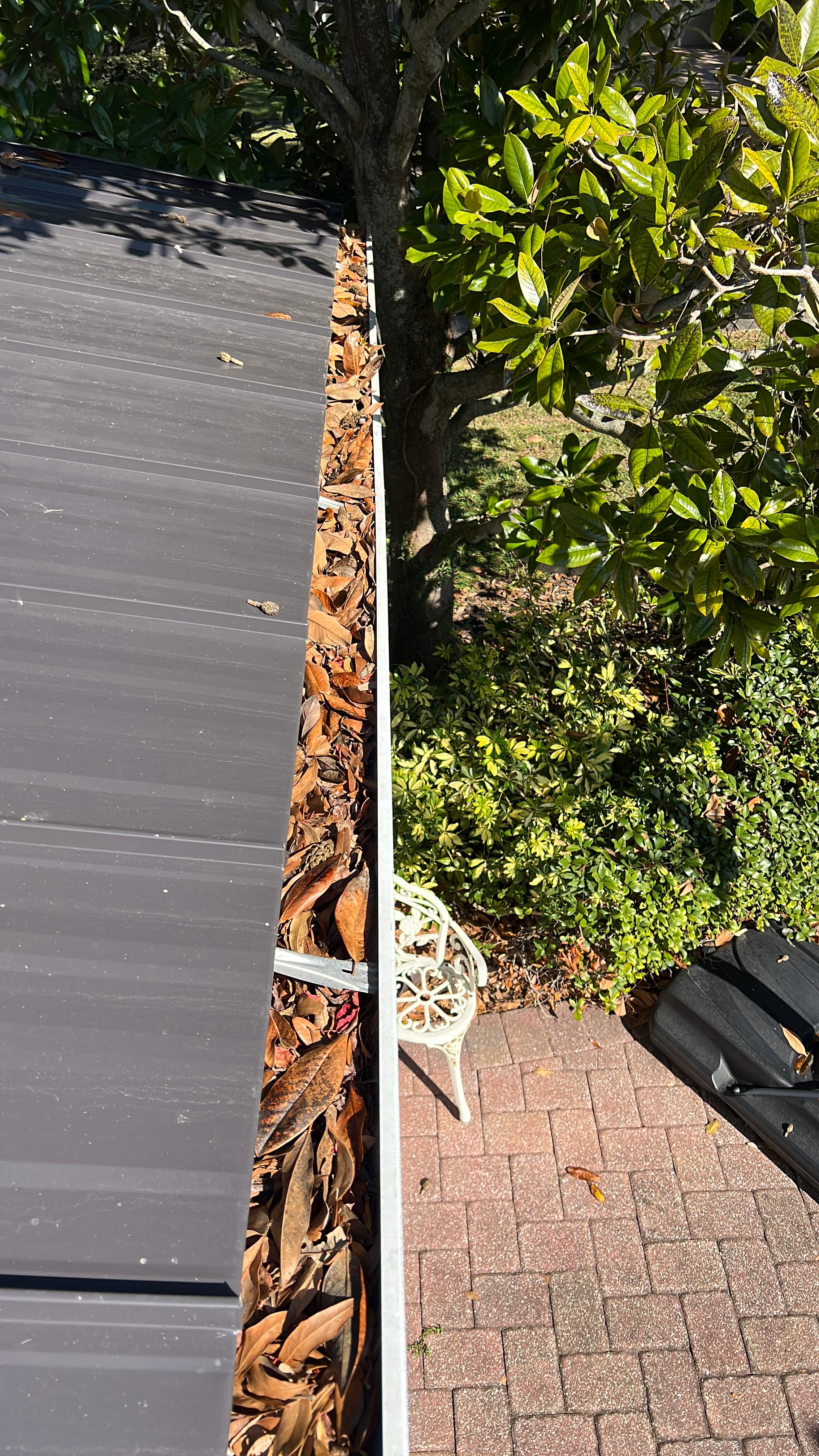 Belleair gutter cleaning job, Job done, gutters at a residential location