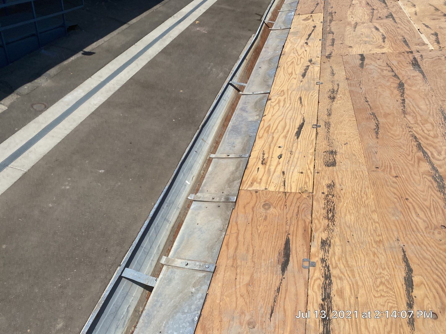 Certainteed Landmark Solaris shingle job using Certainteed Landmark Solaris composition shingles by Straight Edge Roofing Inc