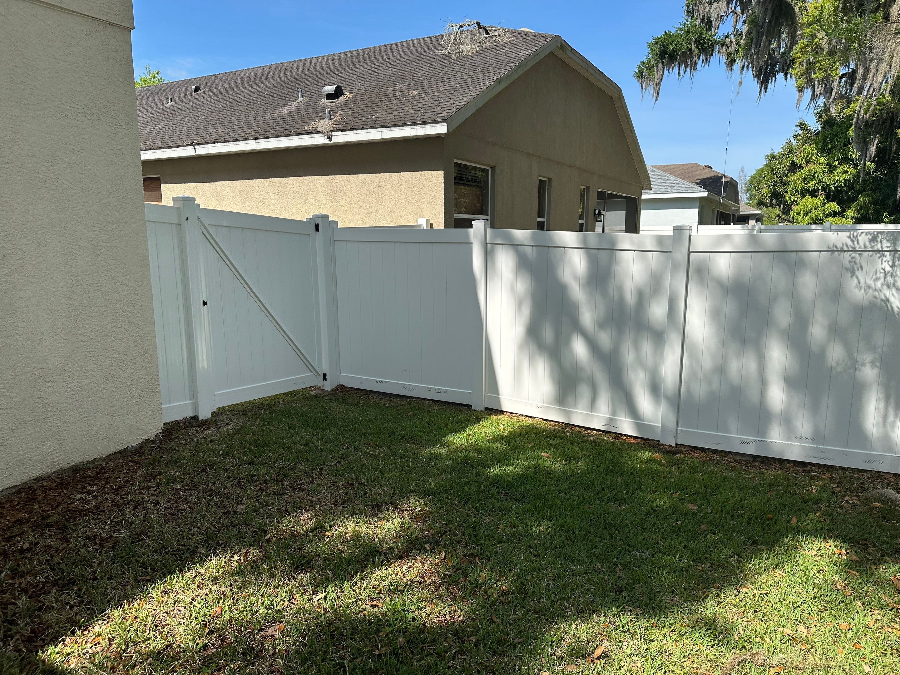 House Wash, Vinyl Fence, Patio, Driveway & Sidewalk Cleaning in Oakley Place, Ellenton, FL | Sunshine AquaWash by Sunshine AquaWash