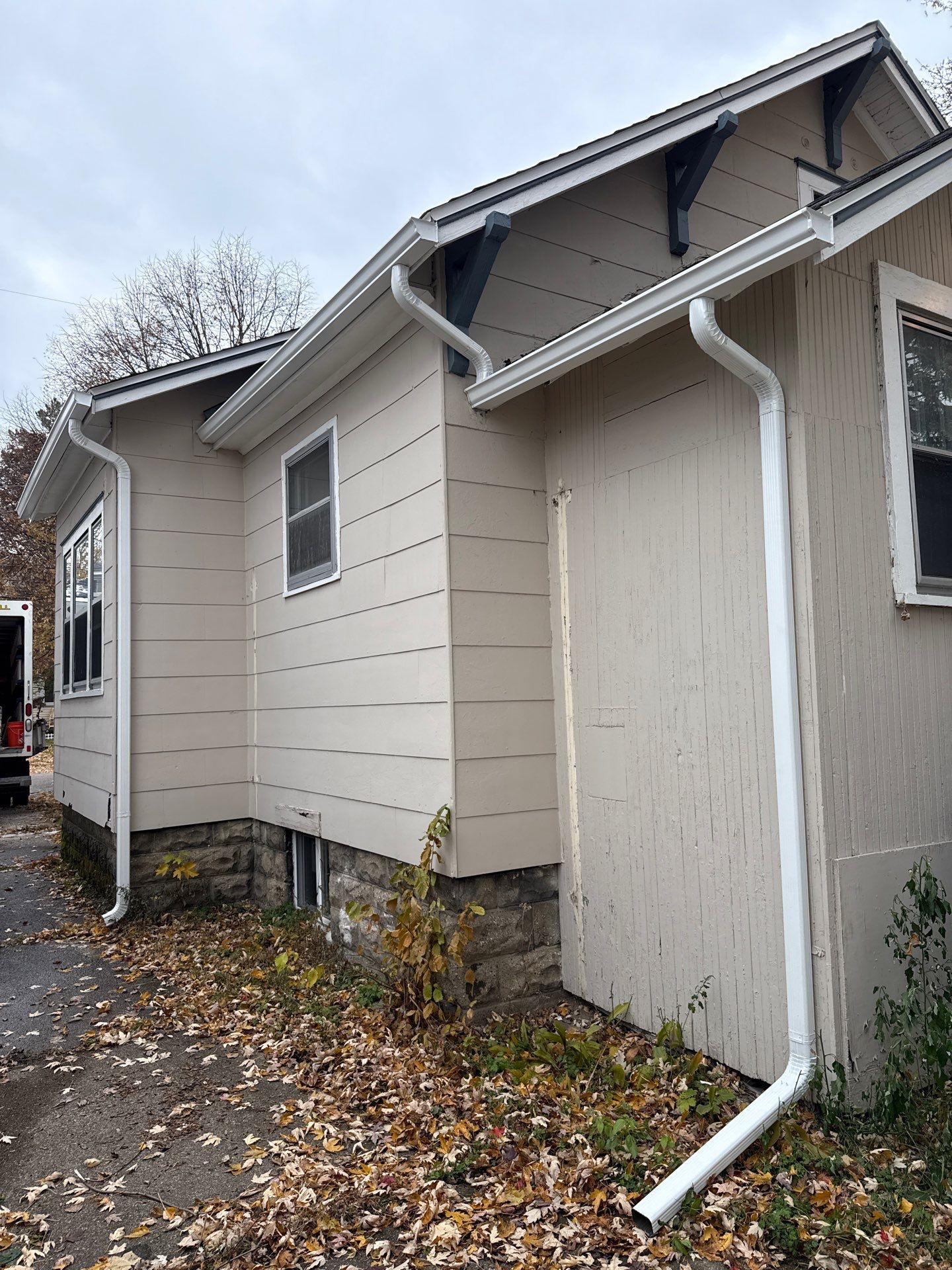 Lansing by Sunrise Seamless