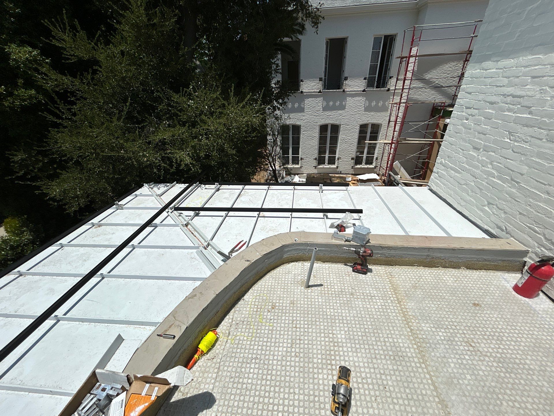 Residential Solar Panel and Battery Storage Installation in Los Angeles by AWS Solar