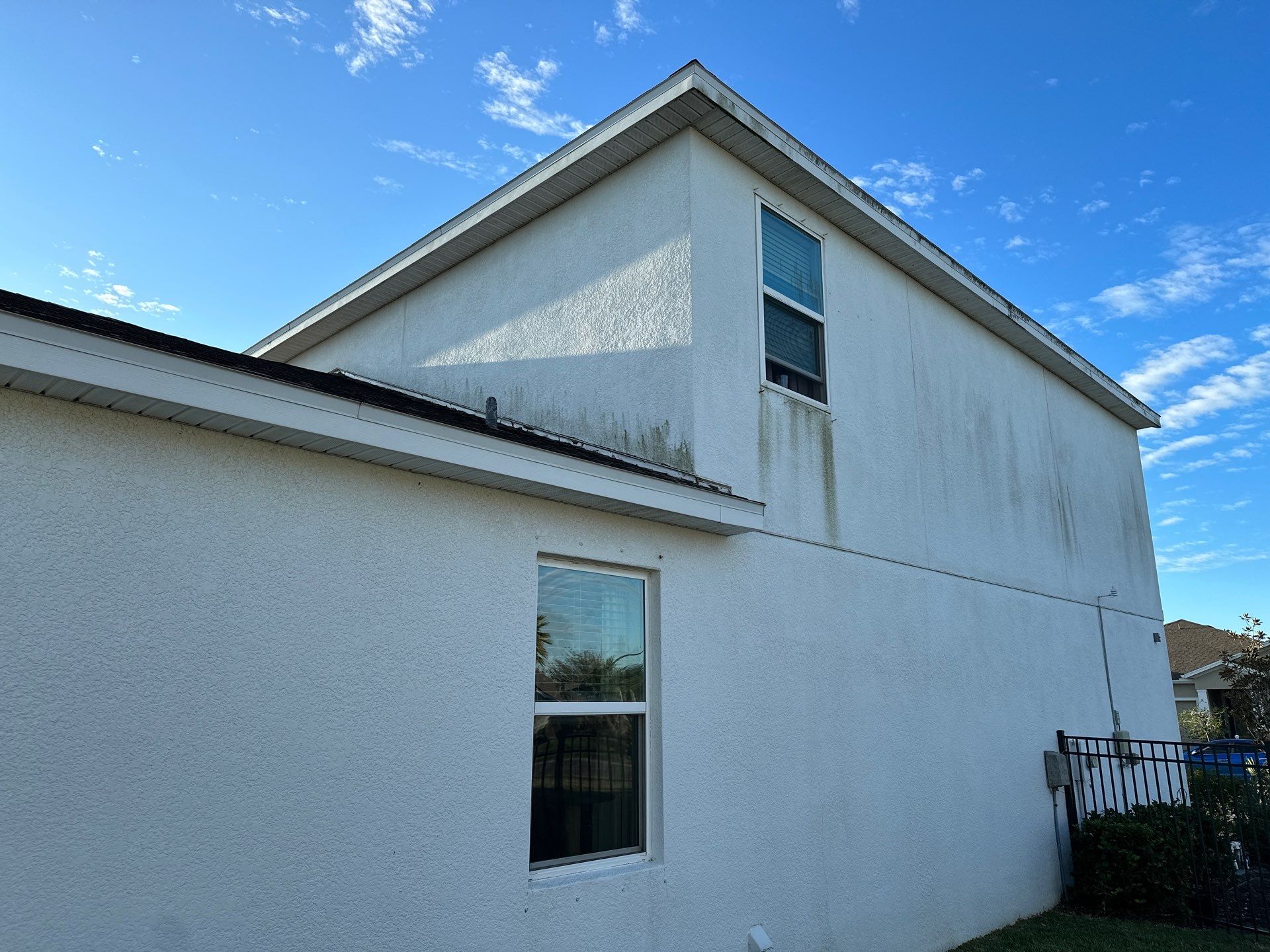 2-Story House Wash & Paver Driveway Cleaning in Trevesta Community, Palmetto, FL | Sunshine AquaWash by Sunshine AquaWash