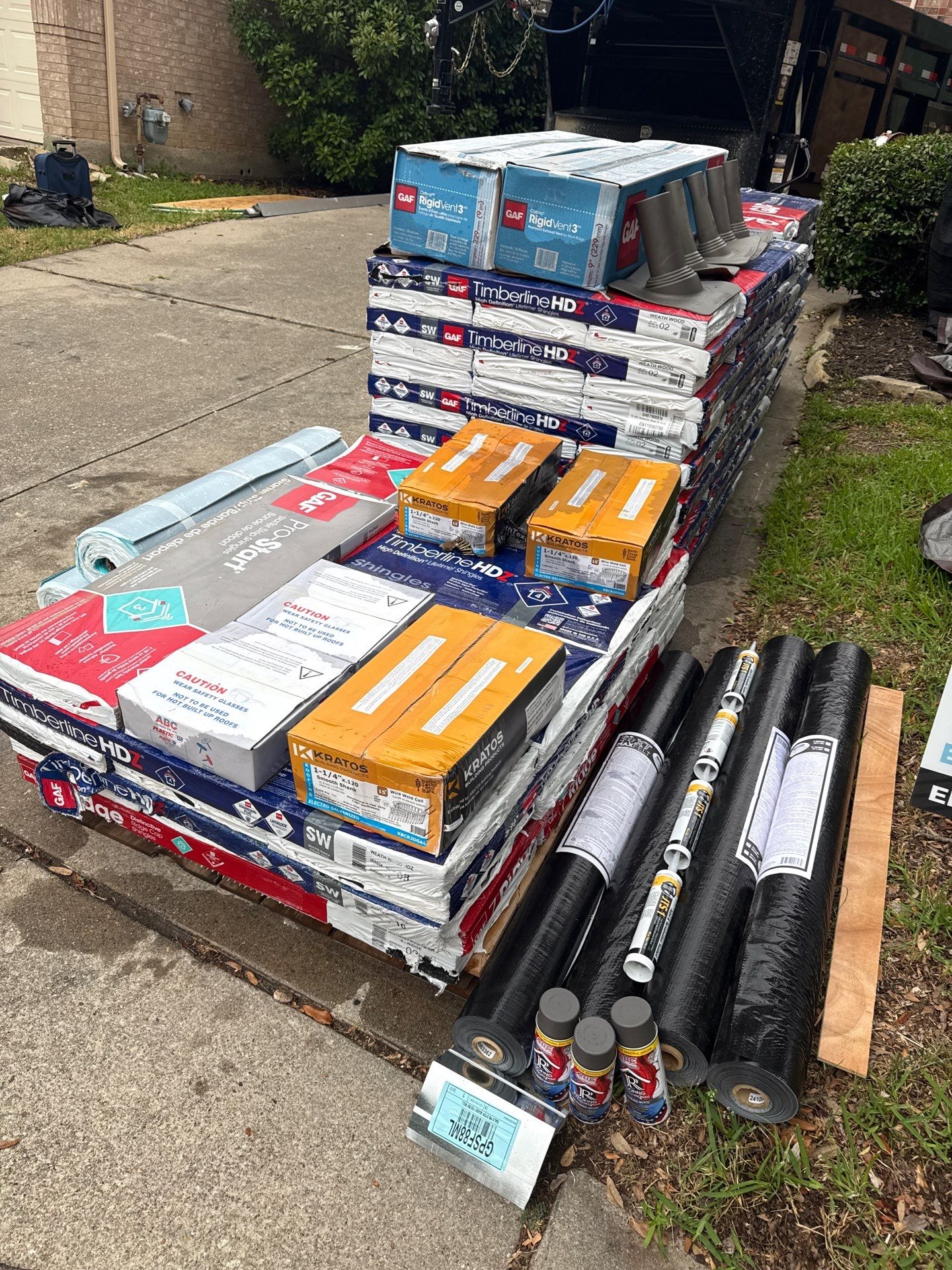 GAF HDZ - Weathered Wood by Elite Roofing LLC