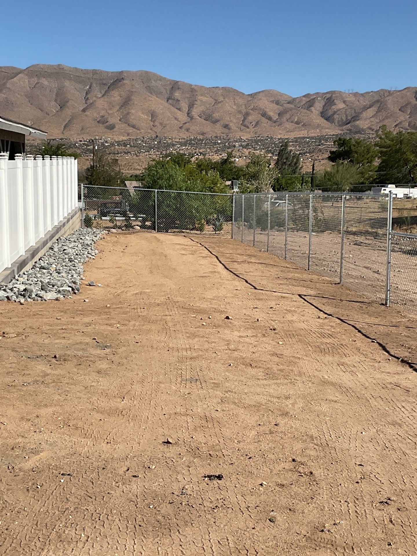 Fence Installation using chain -link by Fence Guys Inc.