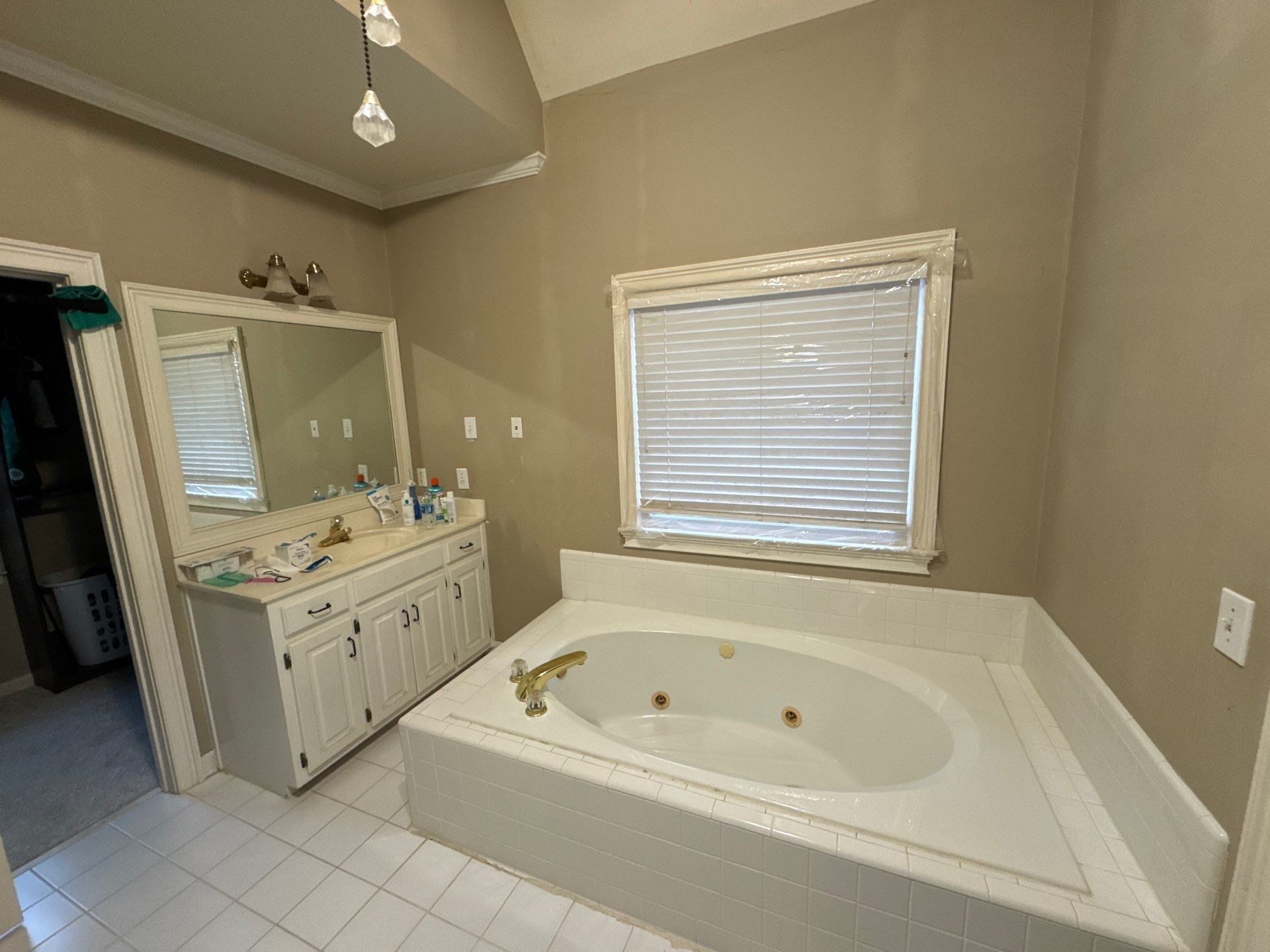 Master bathroom renovation by Prudencio