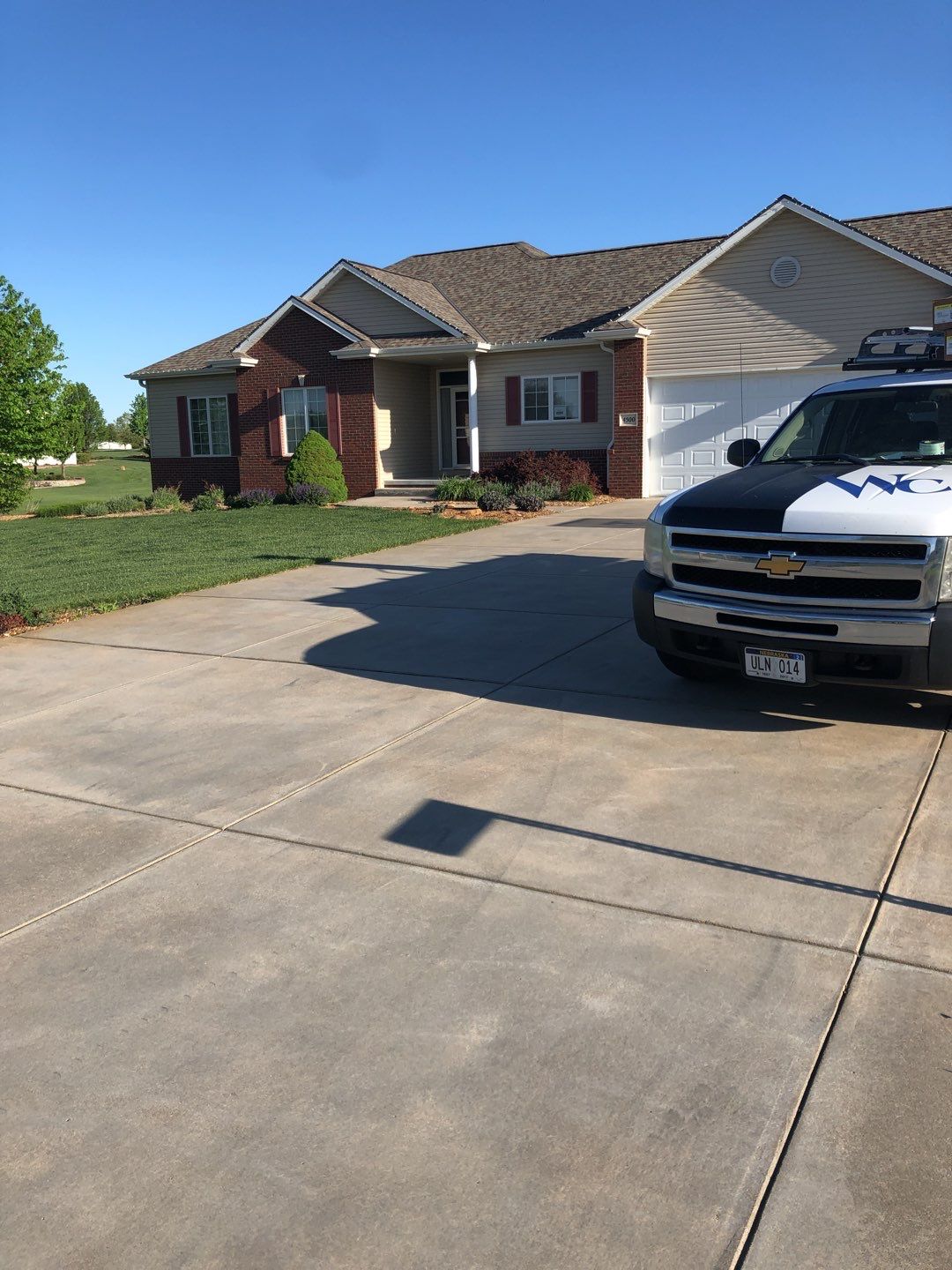 Residential Re-Roof using Landmark Shingles by White Castle Roofing