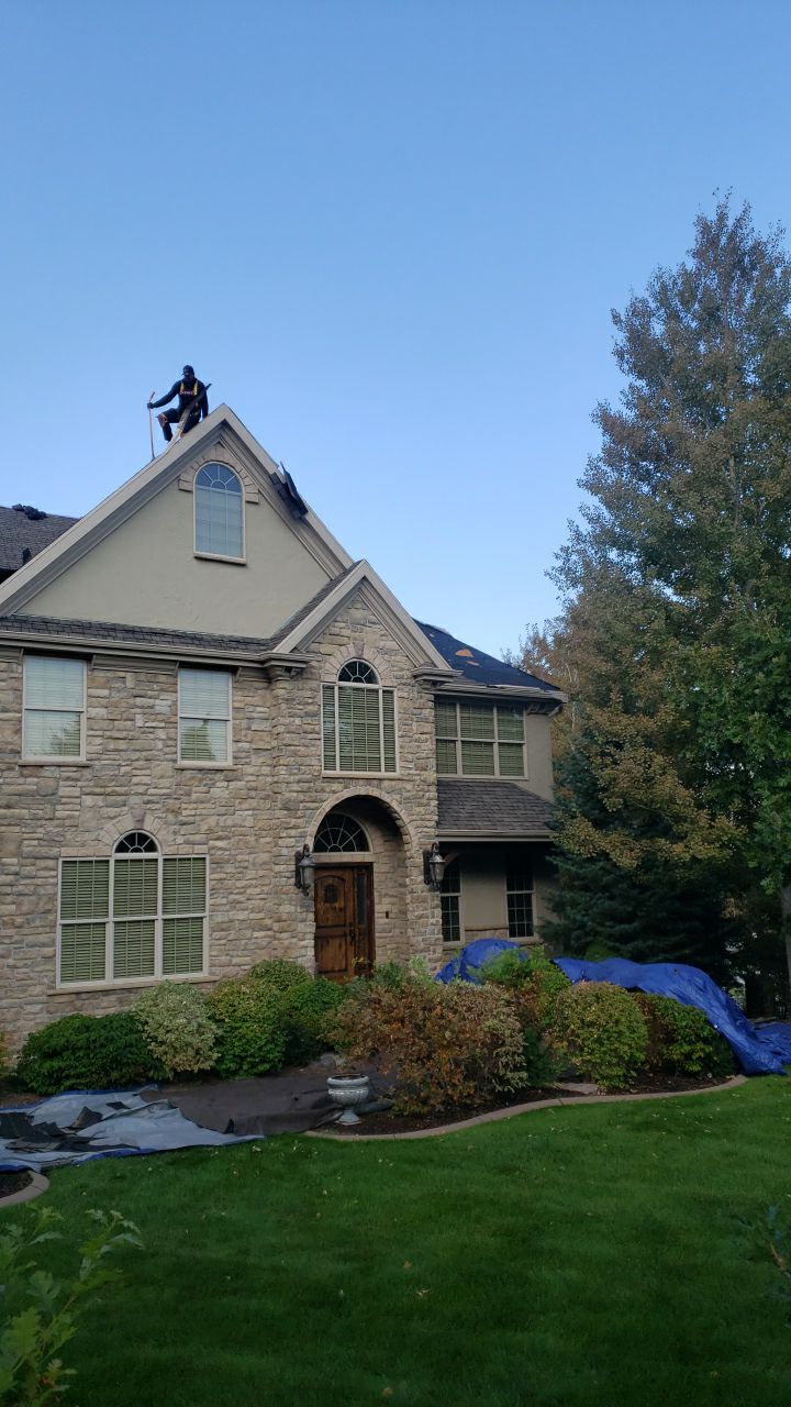 Residential Roofing Installation using GAF Glenwood Premium Shingle by The Roof Doctor
