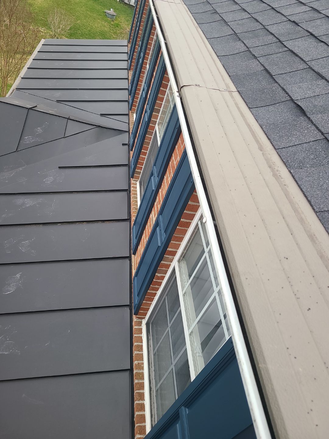 Manassas Landmark Pro Roof in Max Def Charcoal Black by RM Banning, Inc.