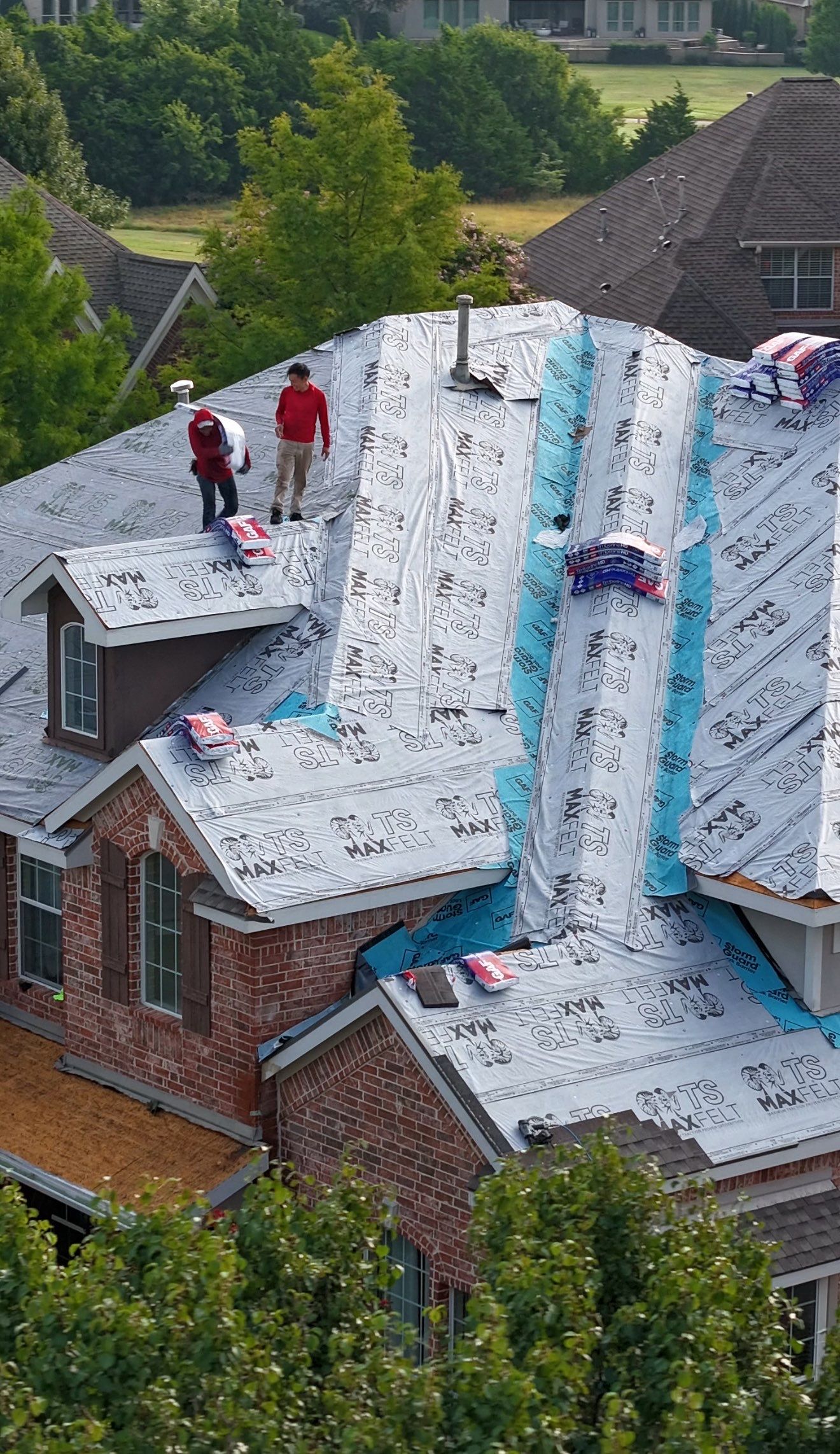 GAF HDZ - Weathered Wood by Elite Roofing LLC