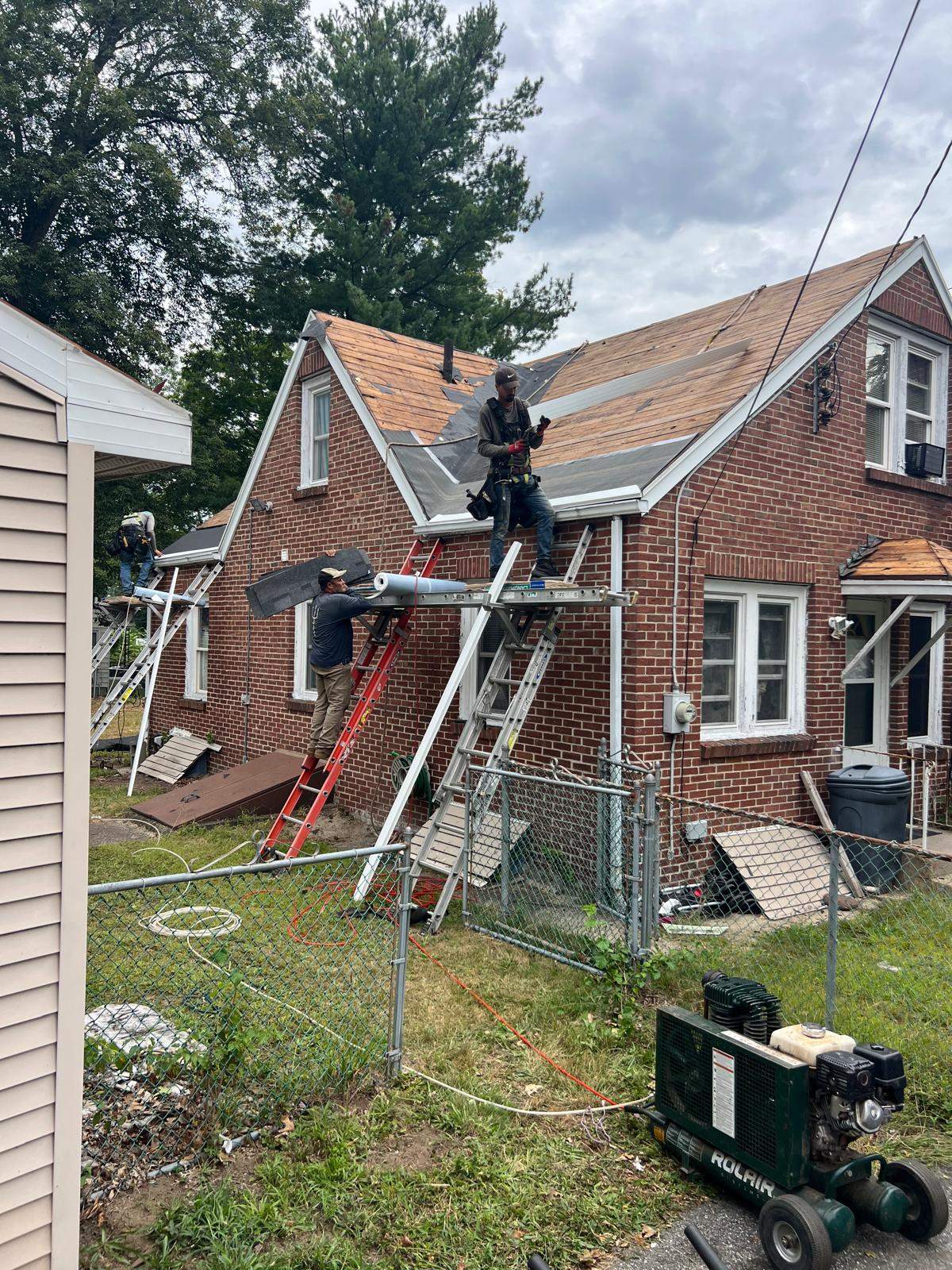 Full Roof Replacement – Owens Corning Duration, Onyx Black with Ridge Vent Upgrade by JOHNNYS PRO