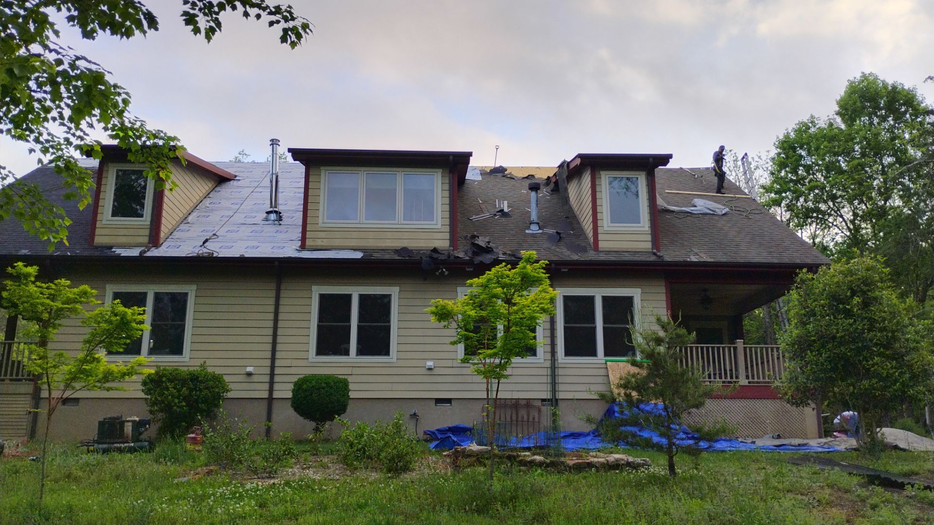 Tony's roof by BROCK BUILDERS 