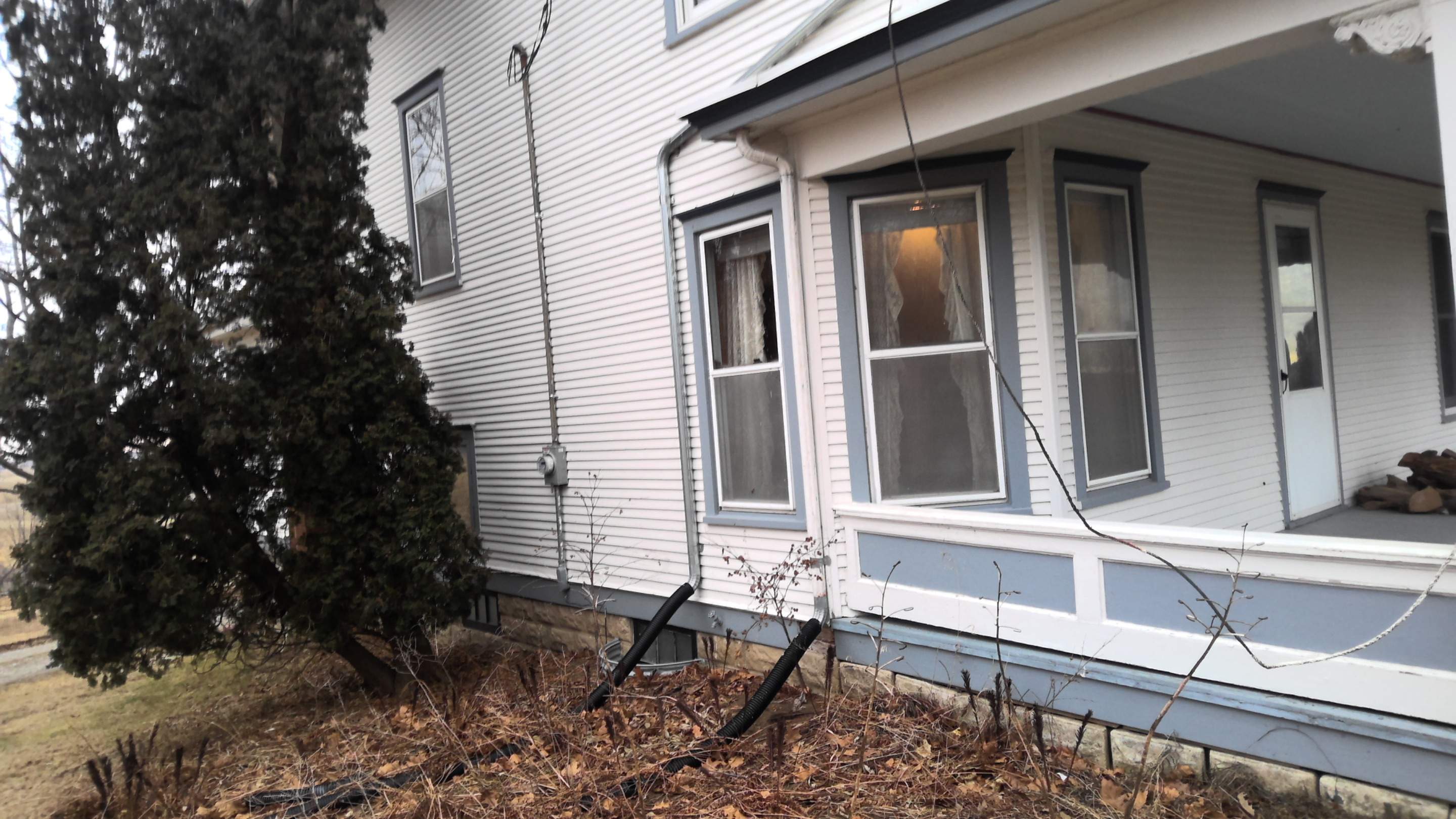 Windwo installation by United Windows and Siding LLC