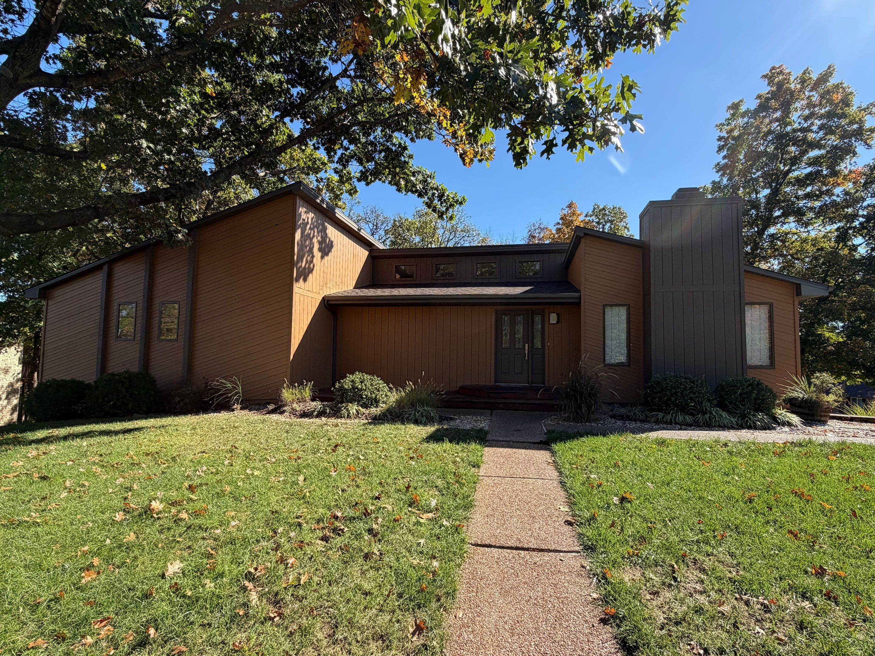 Wood Siding Staining off Eastland Dr by Pezley Painting