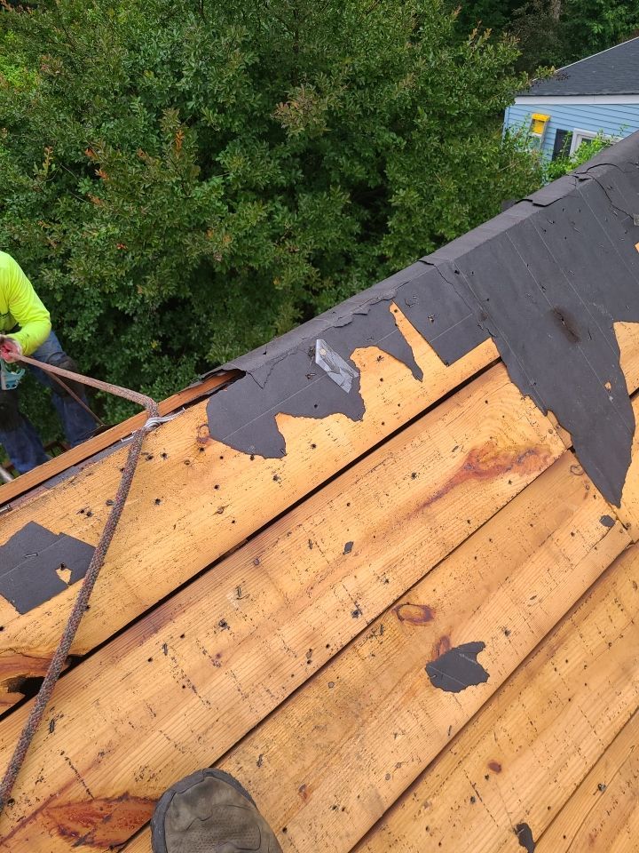 Arlington: CertainTeed Landmark Architectural Shingle in Georgetown Gray by RM Banning, Inc.