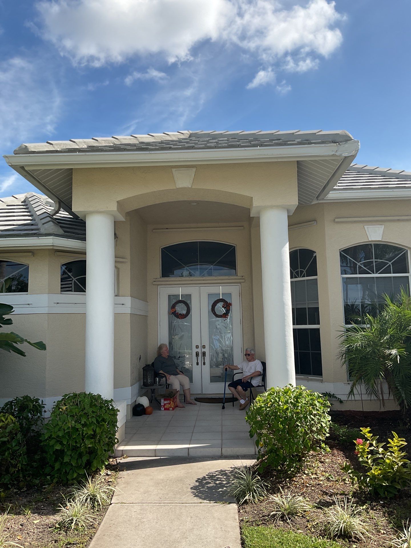 Seamless Gutters using Splash Guard in Cape Coral FL by Gutter Professors