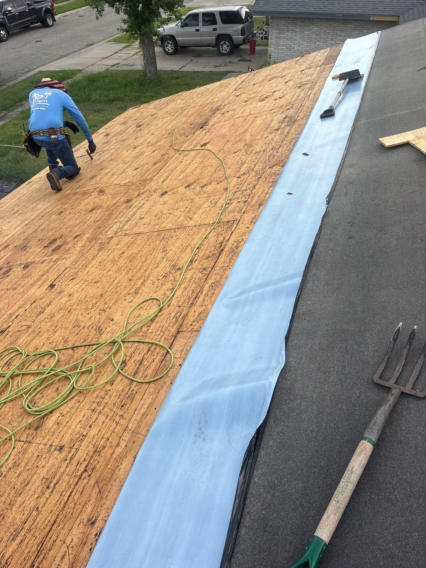 Screened in, on Spicewood by Bayfront Roofing and Construction