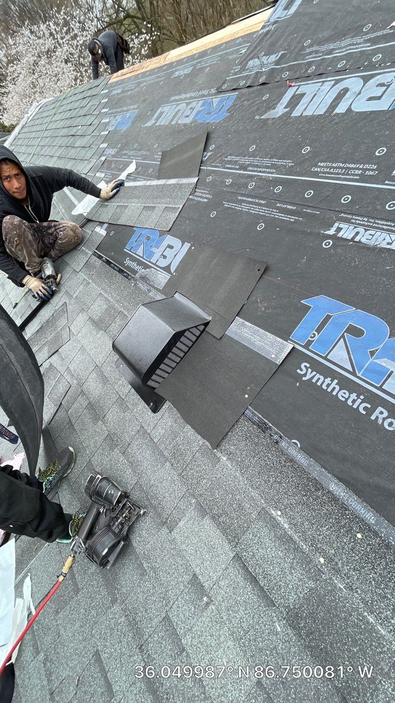 Residential Roofing Installation using Owens Corning Oakridge Roofing System by Undersun Roofing 