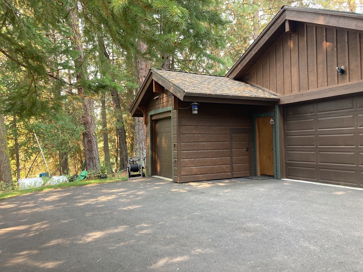 Two story new build gets a CertainTeed Landmark roof in Shenandoah  by ID Roofing LLC