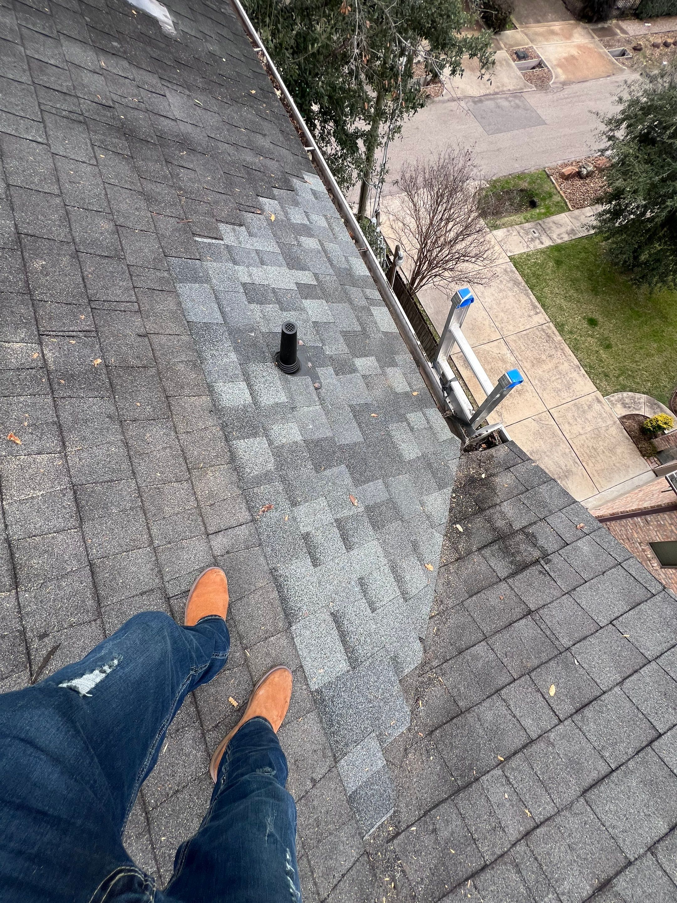 Hail Damage using Owen's Corning Duration (Lifetime) Shingles by Roof Repair Company