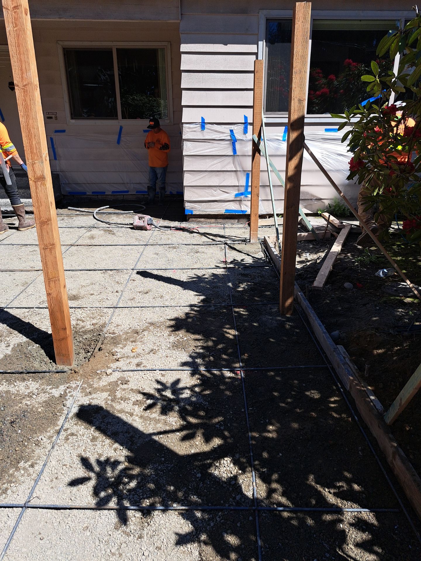 Modern Entry Fence by Jireh Asphalt & Concrete Inc 