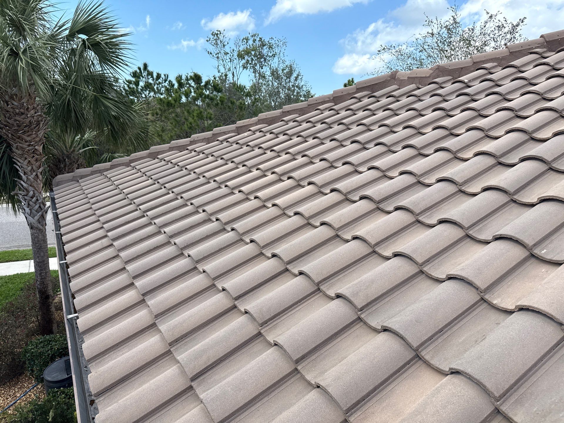 Tile Roof & Pool Deck Cleaning in Artisan Lakes Esplanade, Palmetto, FL – Sunshine AquaWash by Sunshine AquaWash