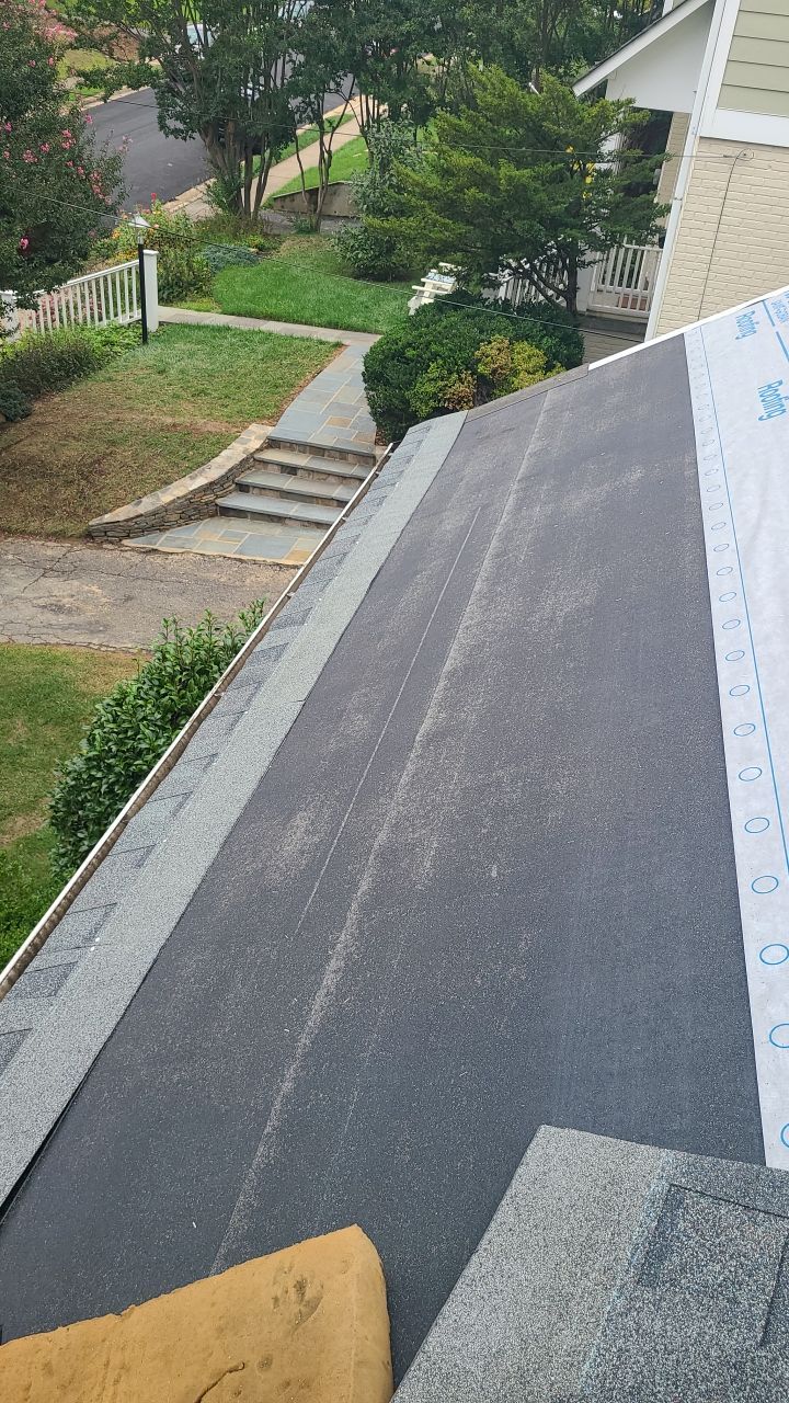 Arlington: CertainTeed Landmark Designer Shingles in Colonial Slate by RM Banning, Inc.