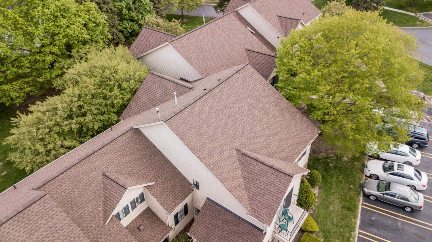 Large Scale RooF Replacement - Condo Association by Bloomfield Construction & Restoration