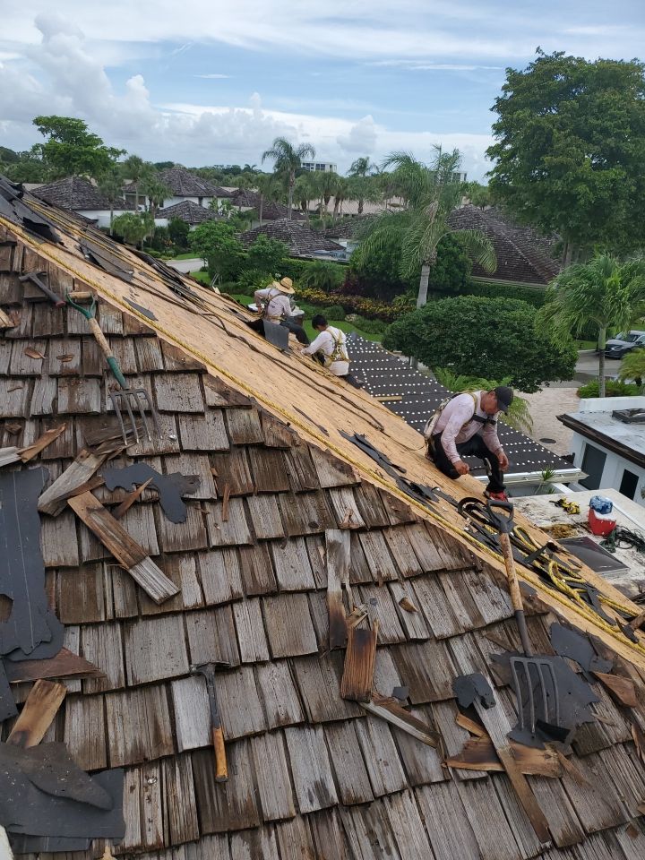 Wood Shake Repair using Wood Roof Shakes by Aastro Roofing