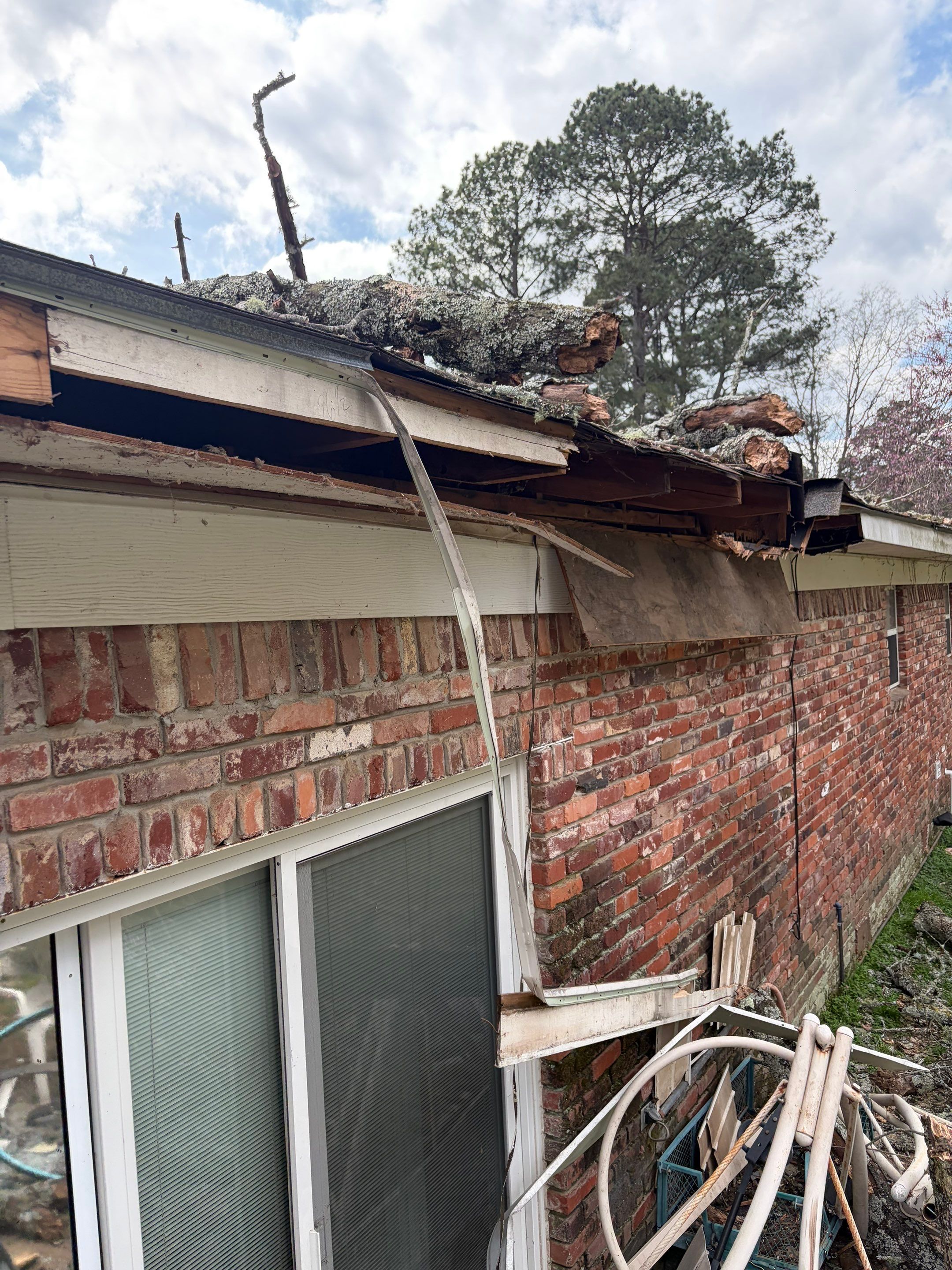 Full Roof Replacement and Storm Damage Restoration in Hot Springs by Temple Roofing and Exteriors