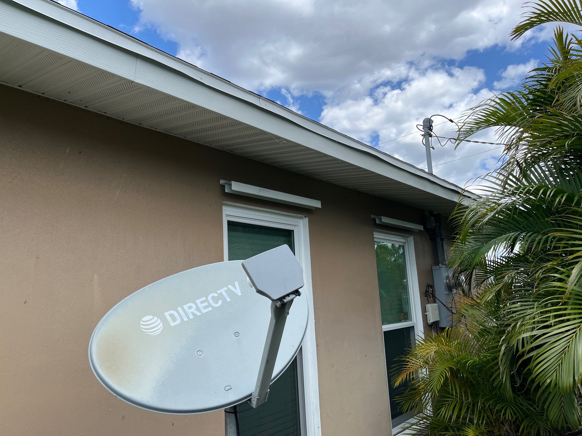 White K Style Seamless Gutters using 6 Inch Seamless Gutters in Cape Coral FL by Gutter Professors