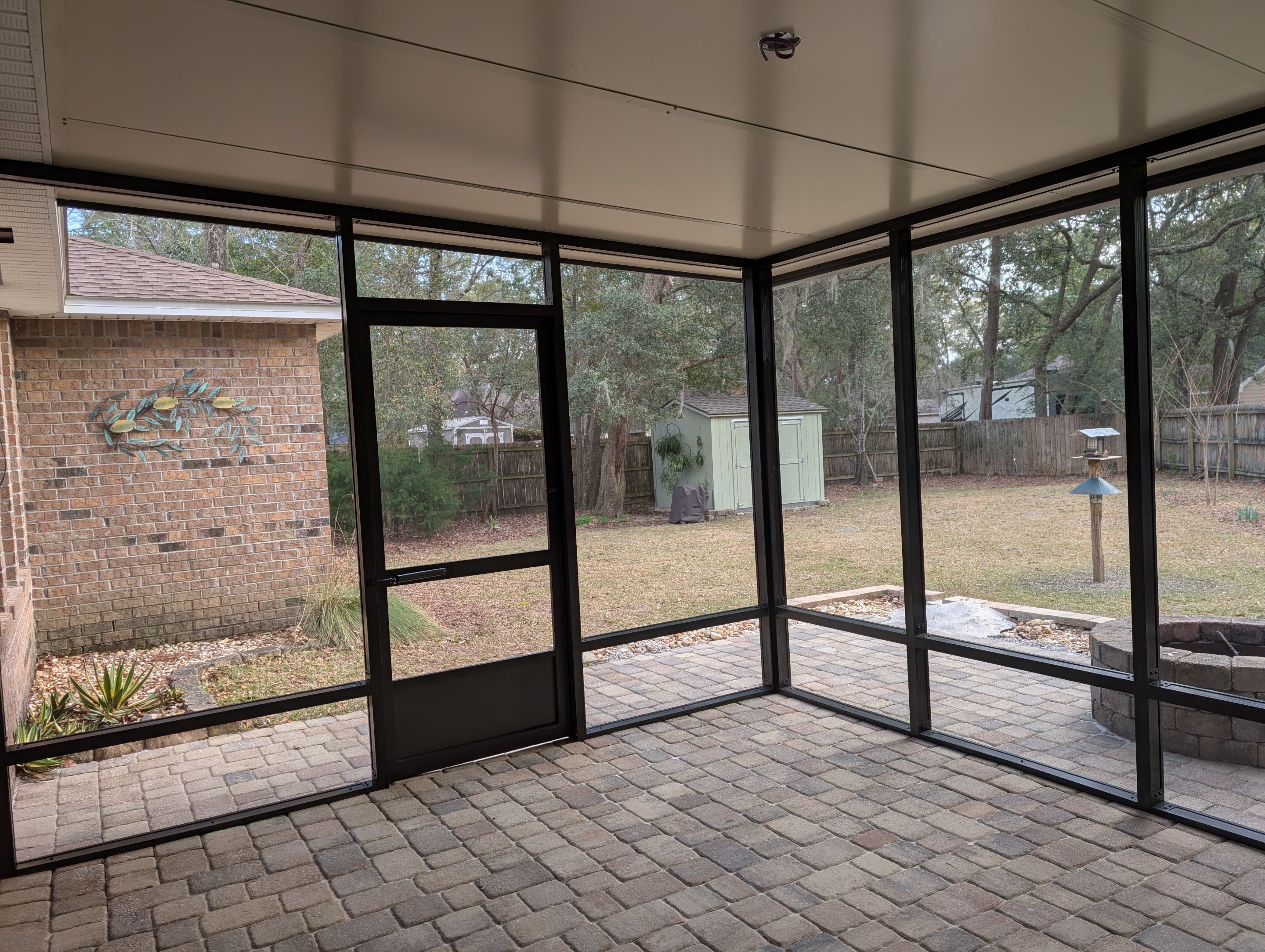 Screen Room using Colorbeam in Freeport by Titan Sunrooms