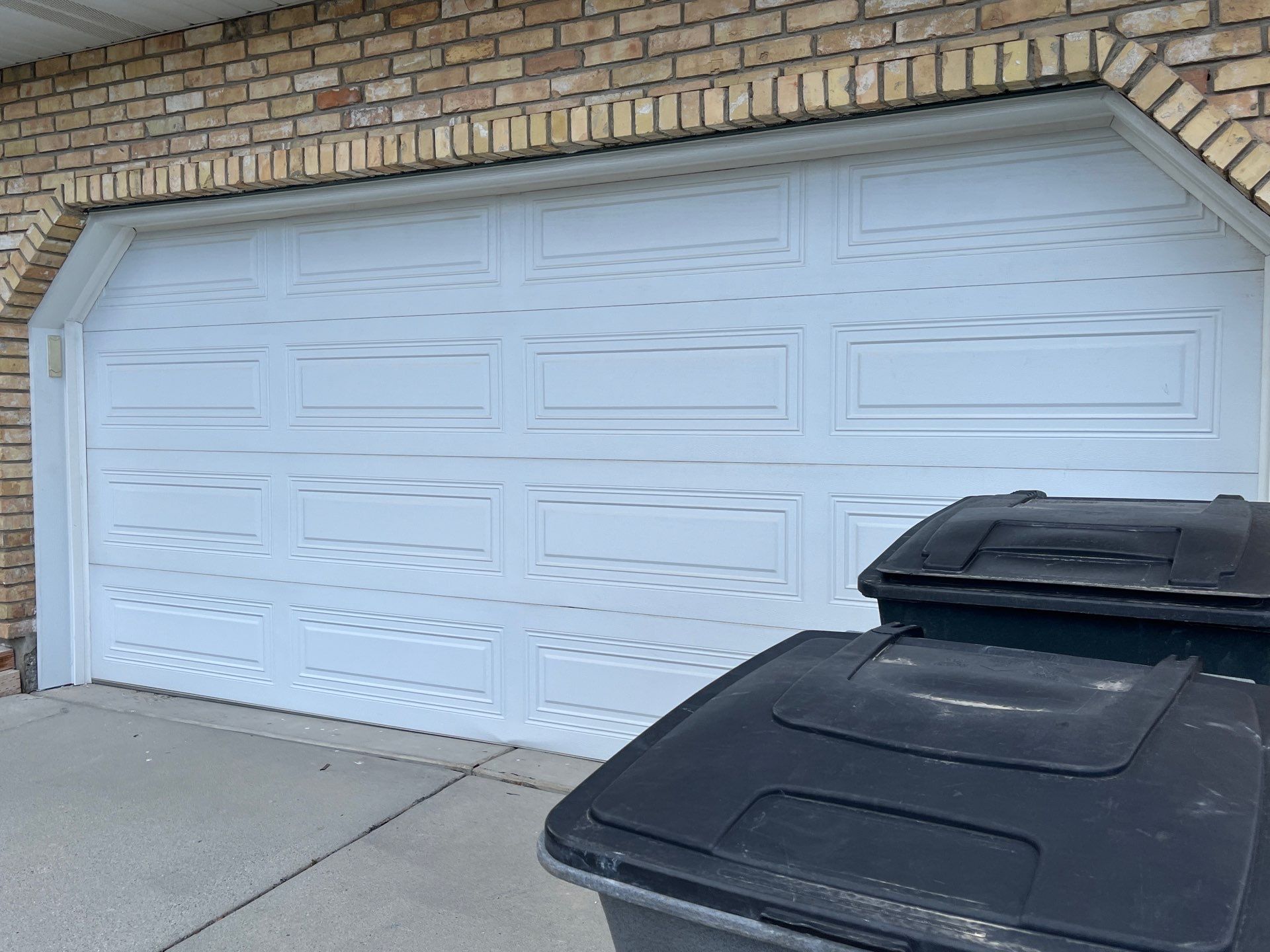South Jordan | Crisp Board & Batten Accent | Arctic White by Ideal Siding Utah